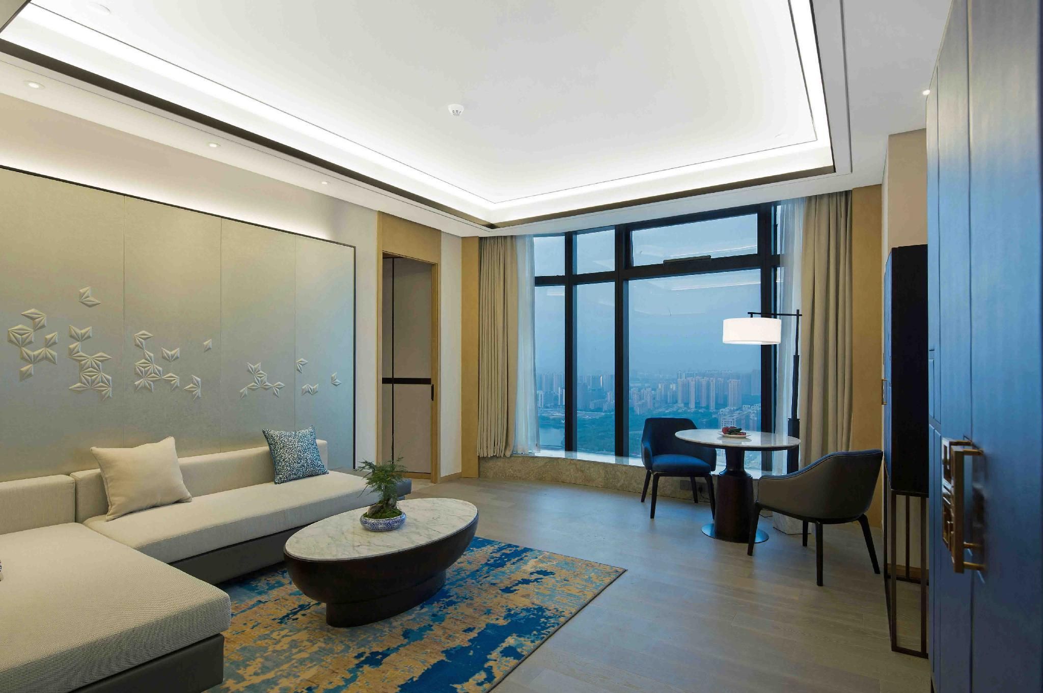 Deluxe Suite with King Bed
