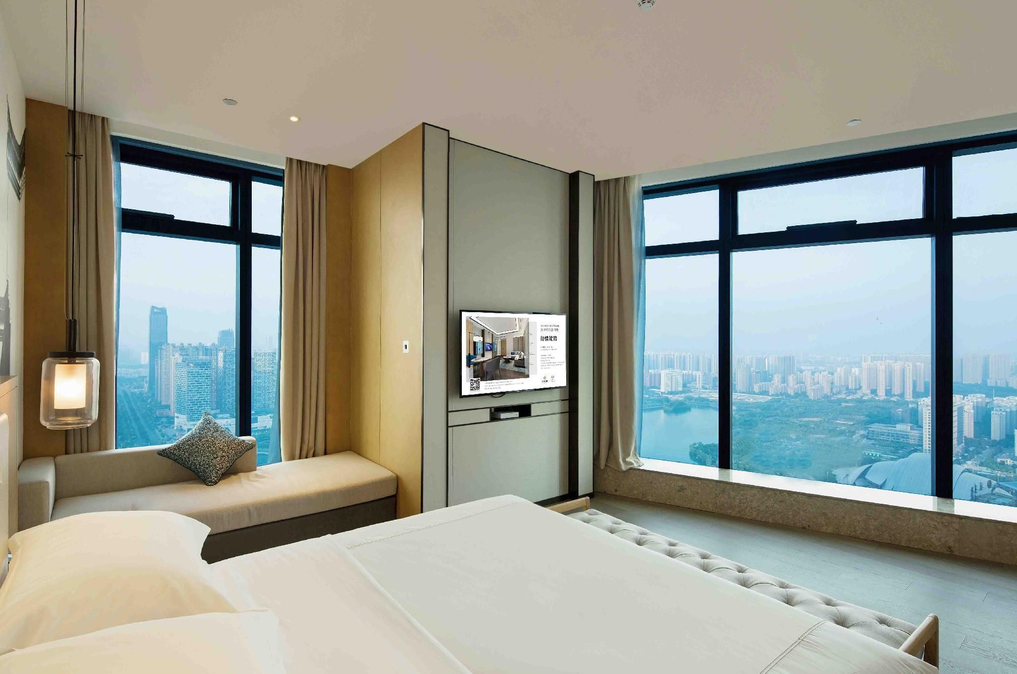 Deluxe Suite Lake View