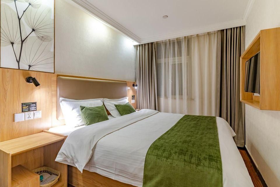 GTR - Guest Room with One 1.8M Bed