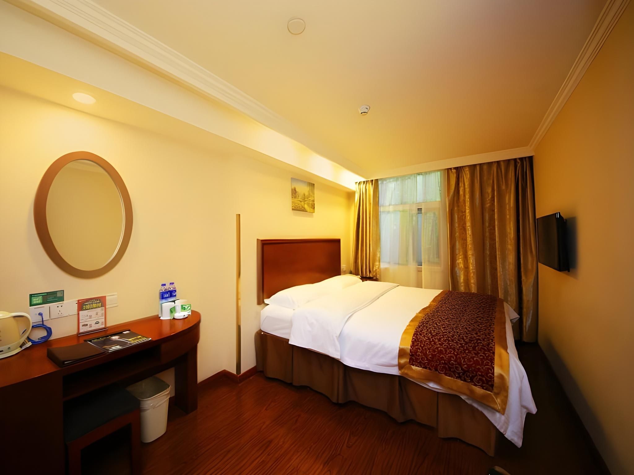 GTR - Guest Room with One 1.8M Bed