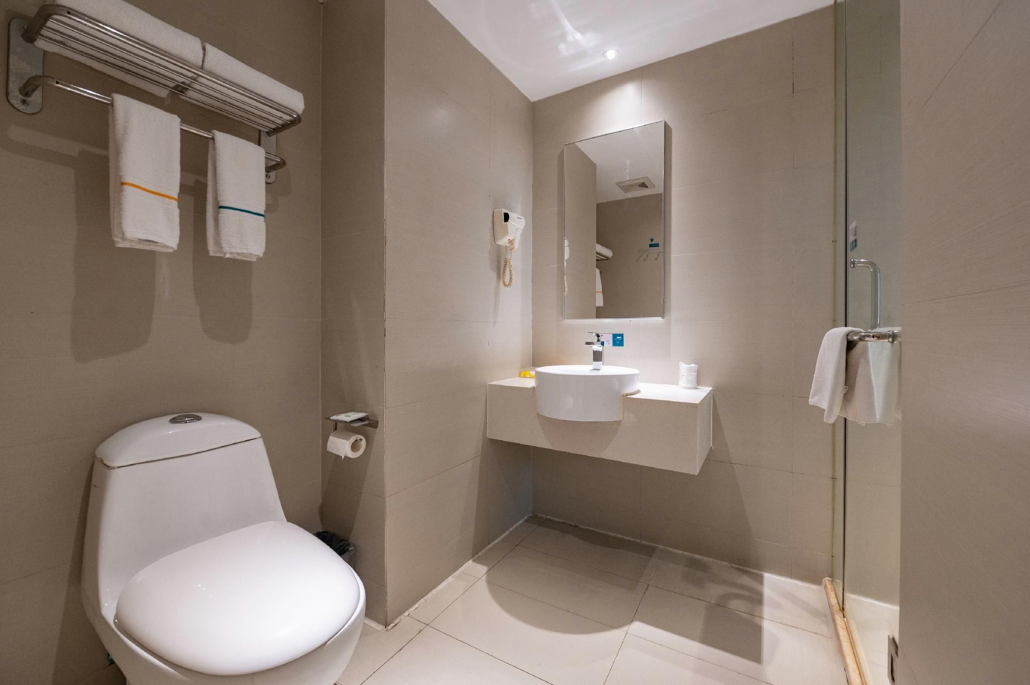 Business Queen Room