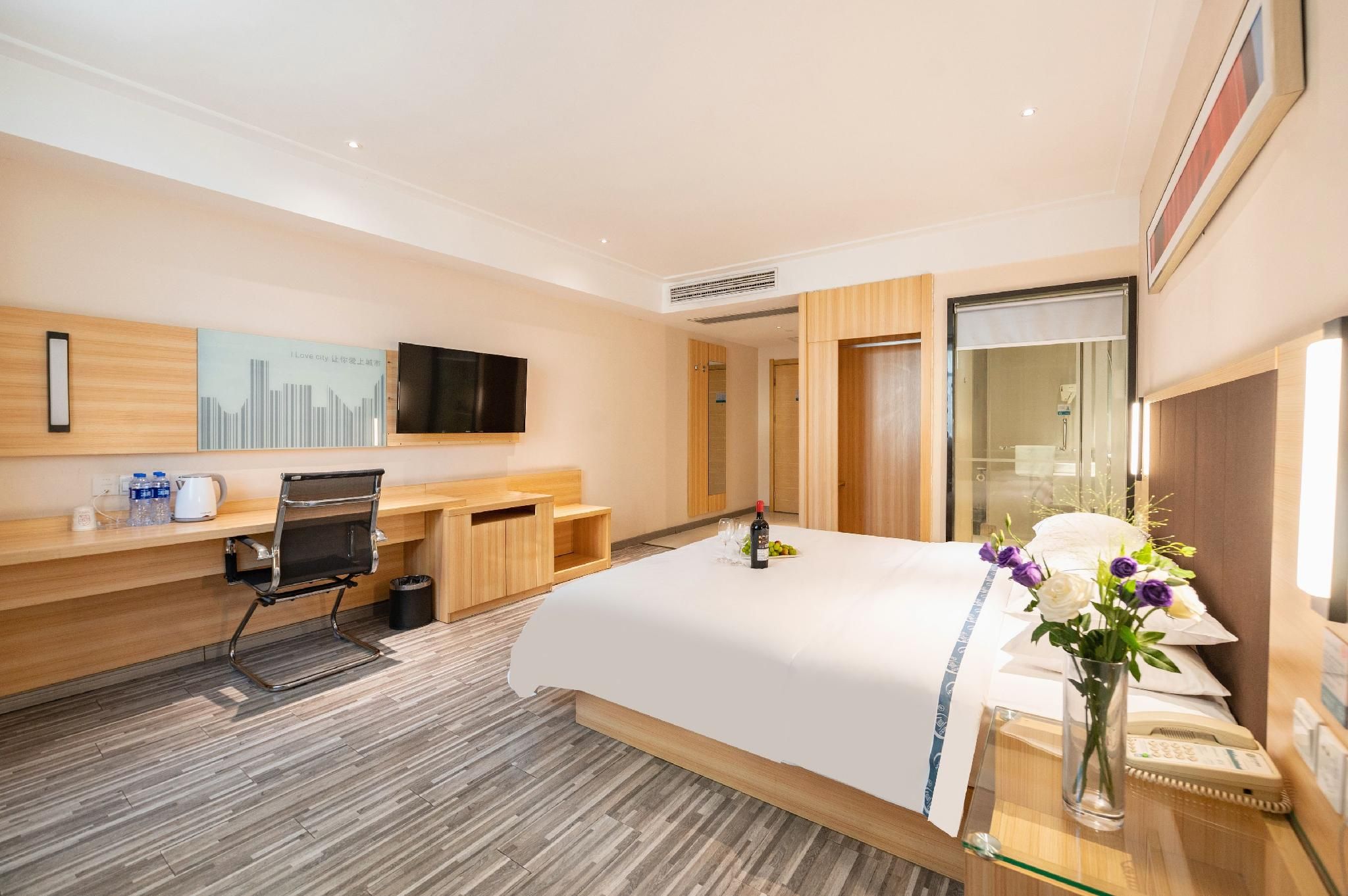 Business Queen Room