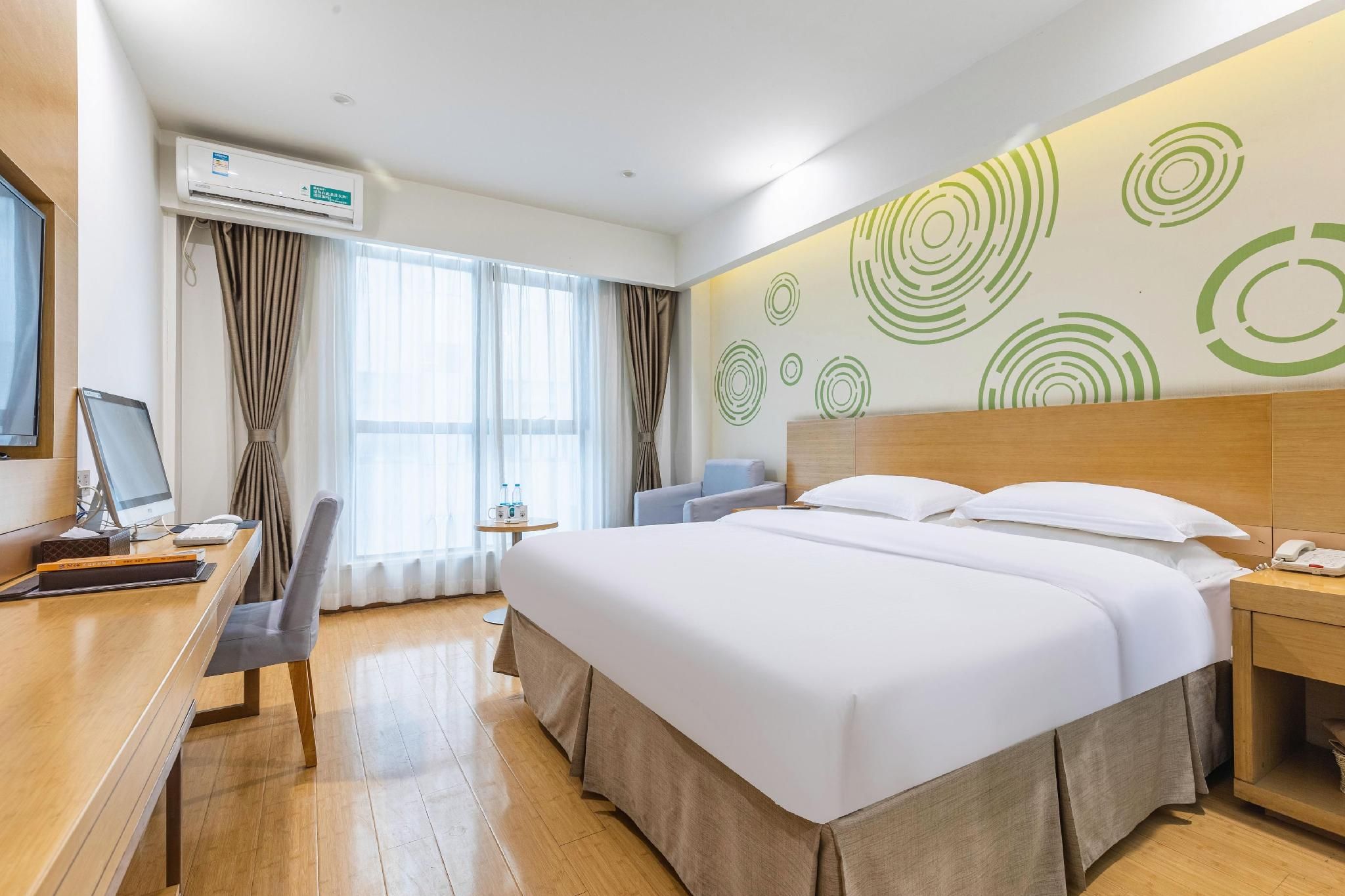 Business Queen Room