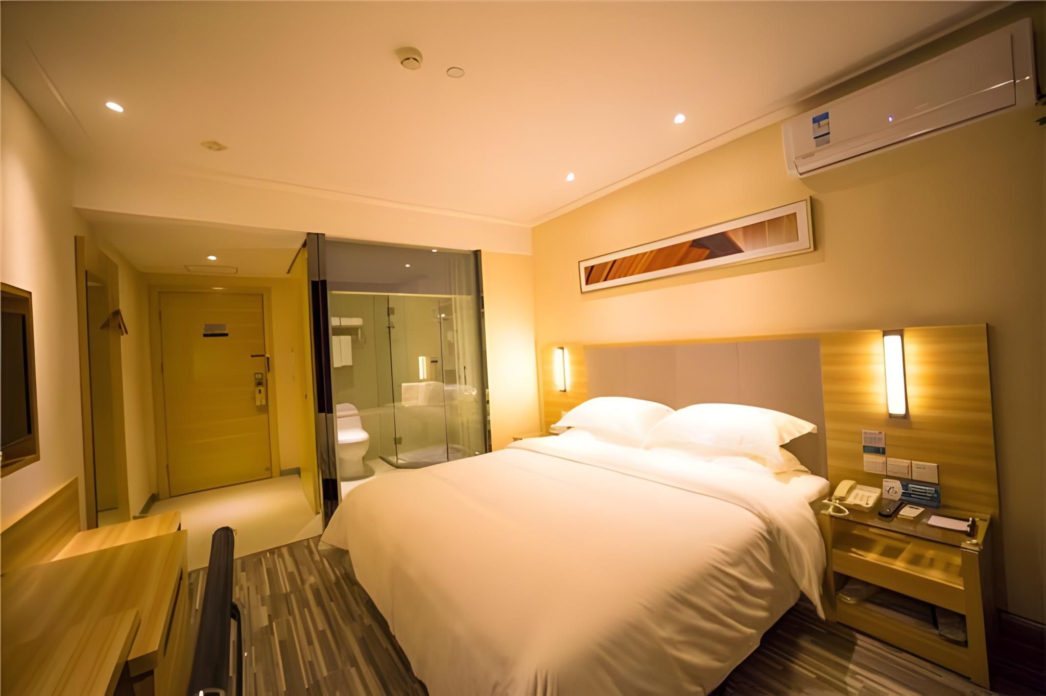 Business Queen Room