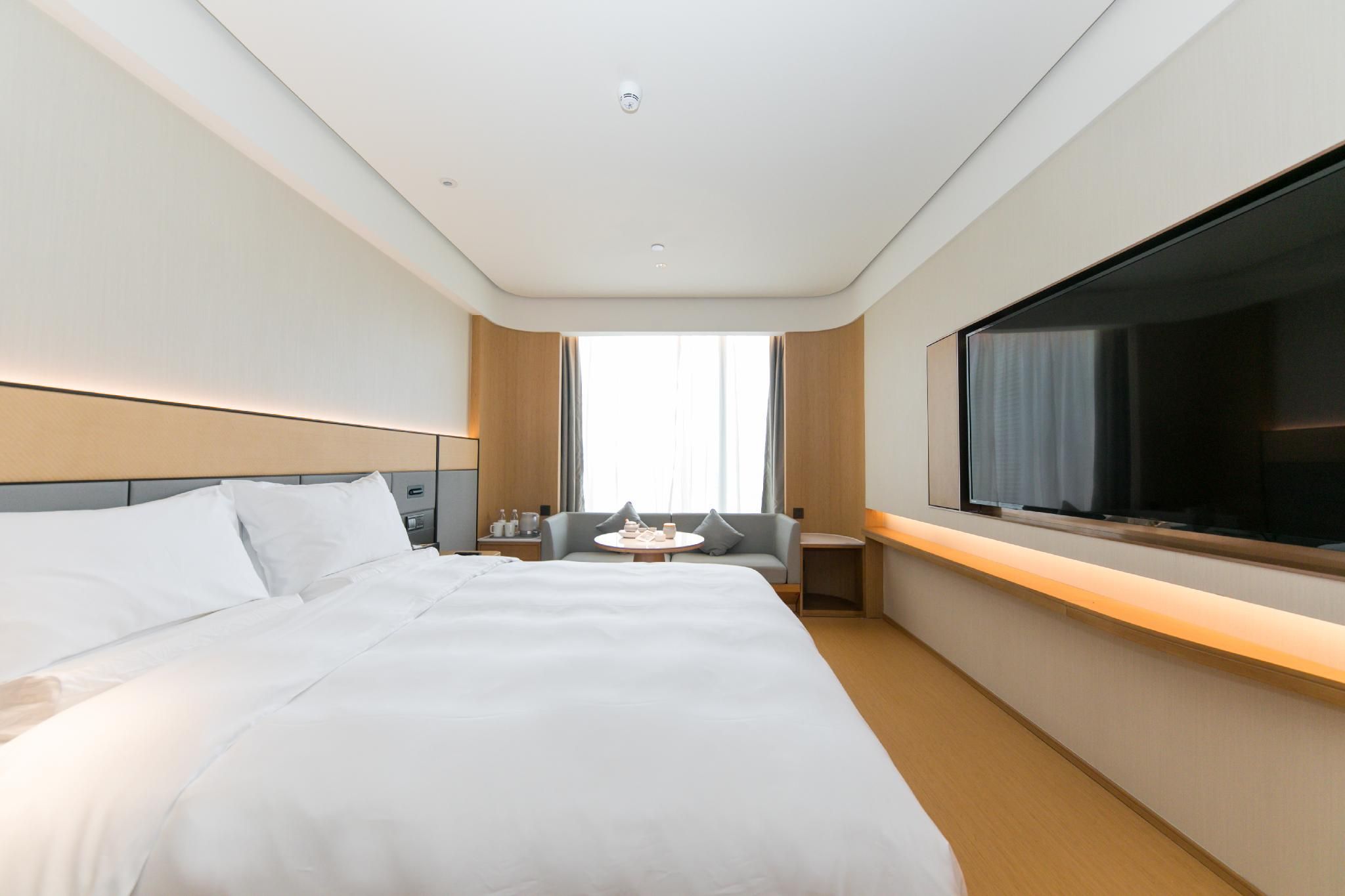 Business Queen Bed Room