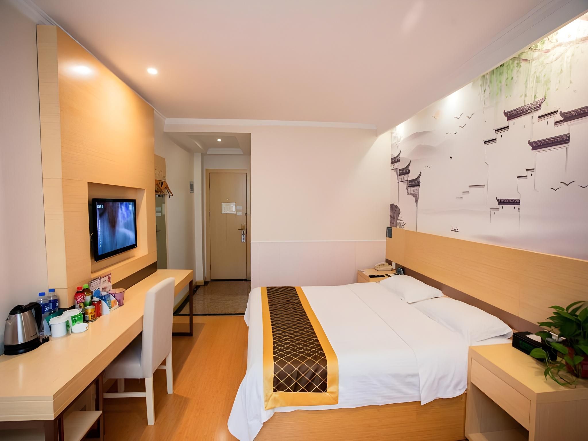 GTR - Guest Room with One 1.8M Bed