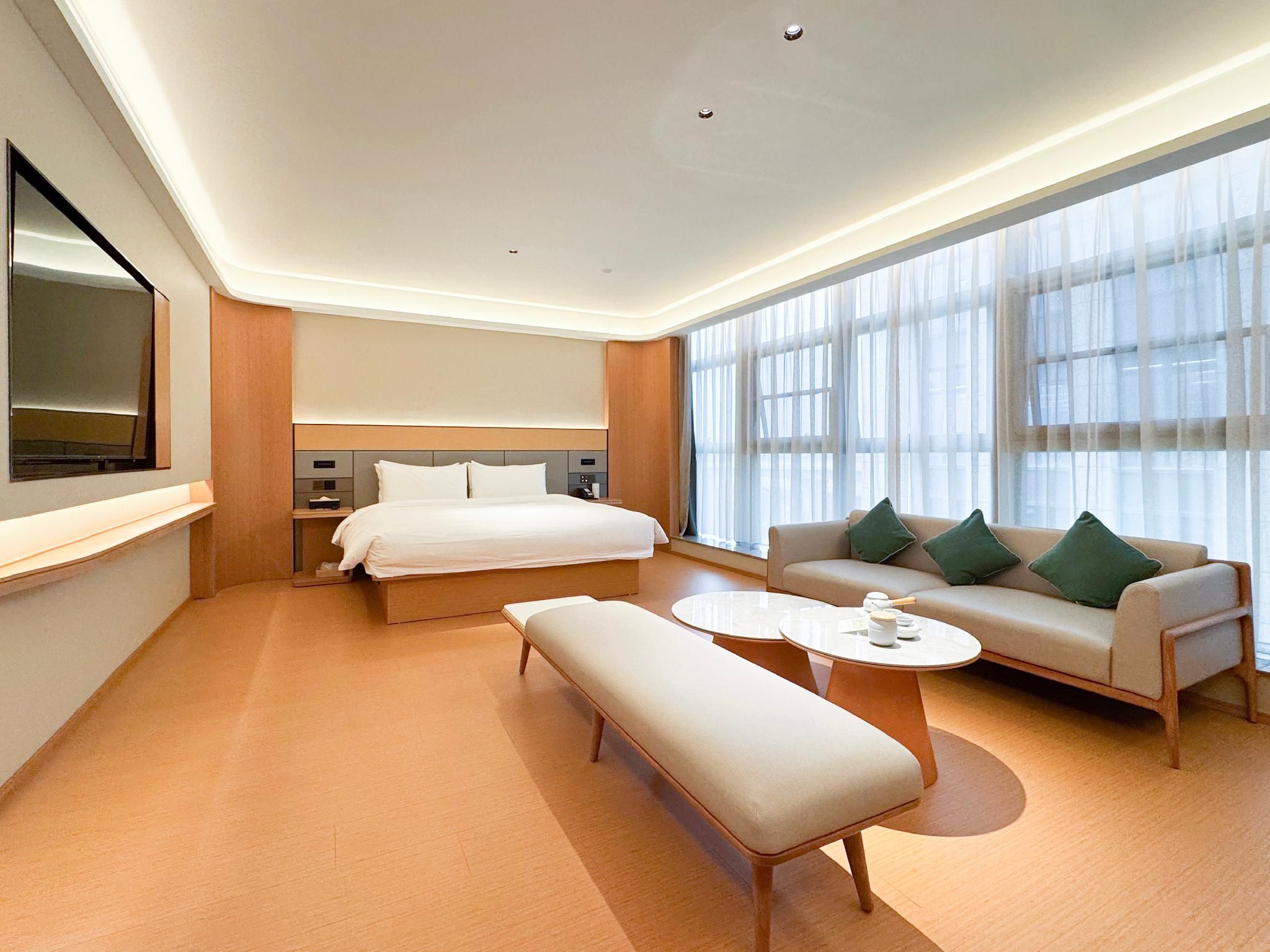 Huazhu - Deluxe Bed Room