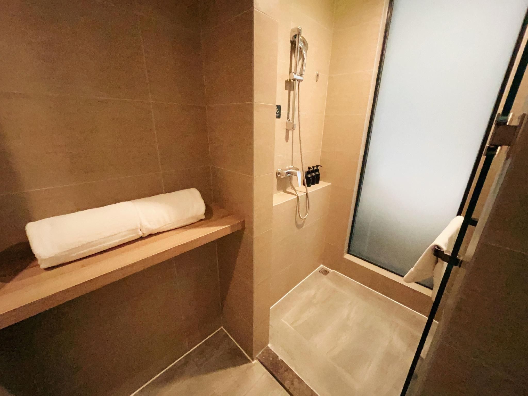 Atour Hotel Hefei Luyang MIXC Superior King Room 3