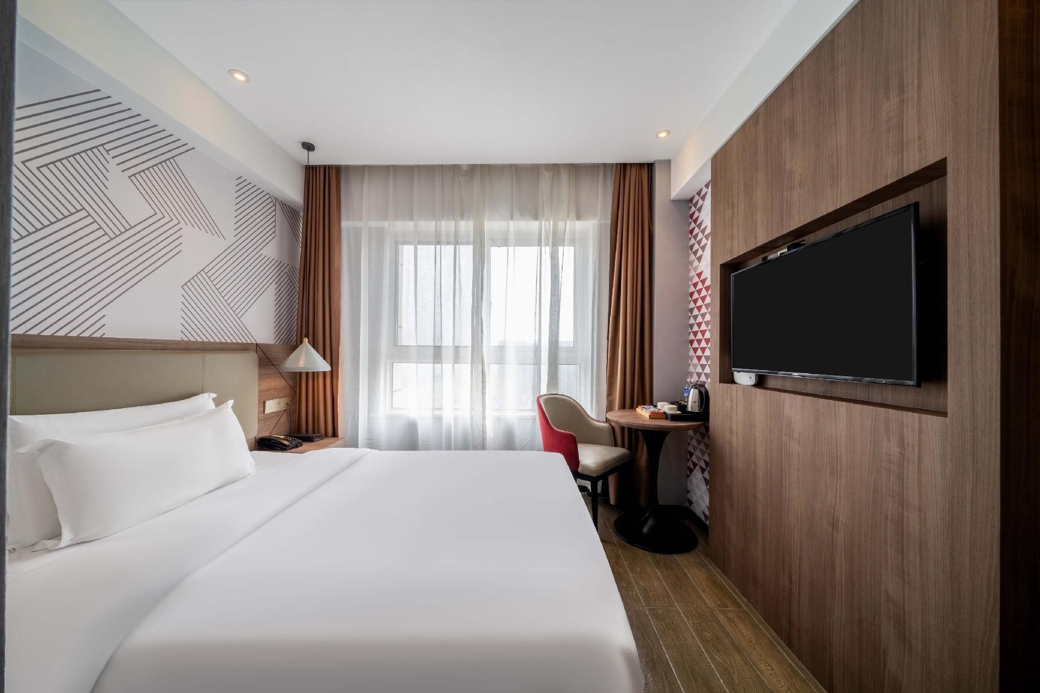 Comfort Room with Single Bed