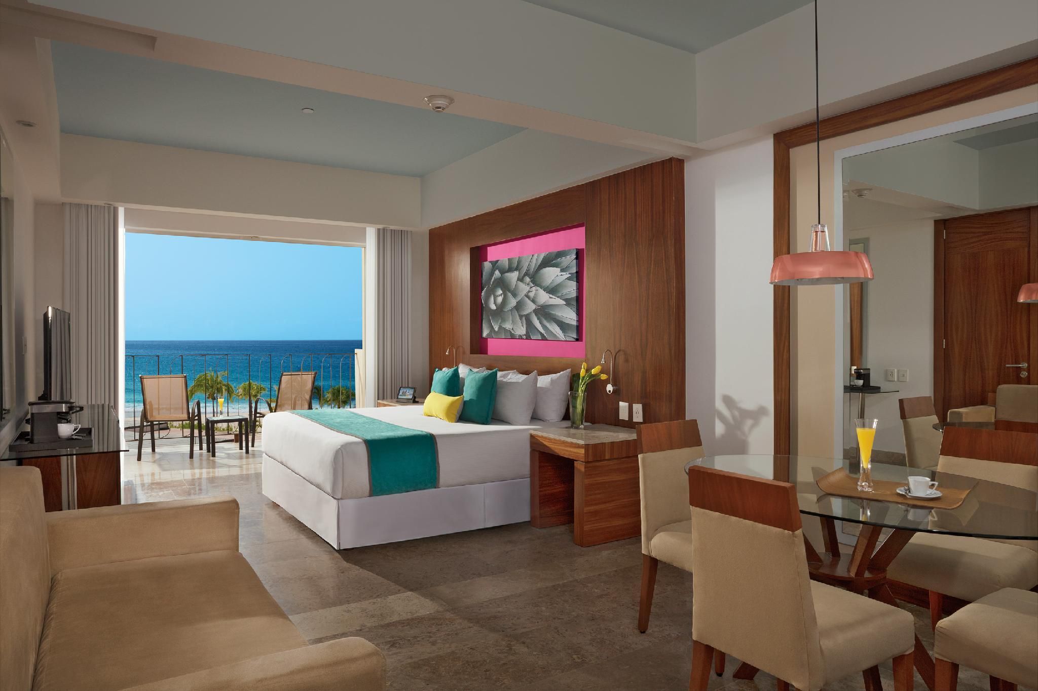 Junior Suite Ocean View King