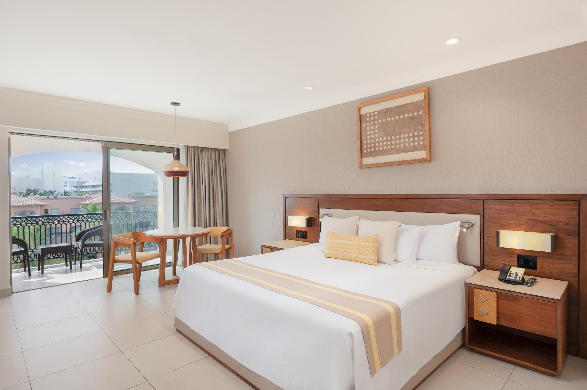 Deluxe Partial Sea View