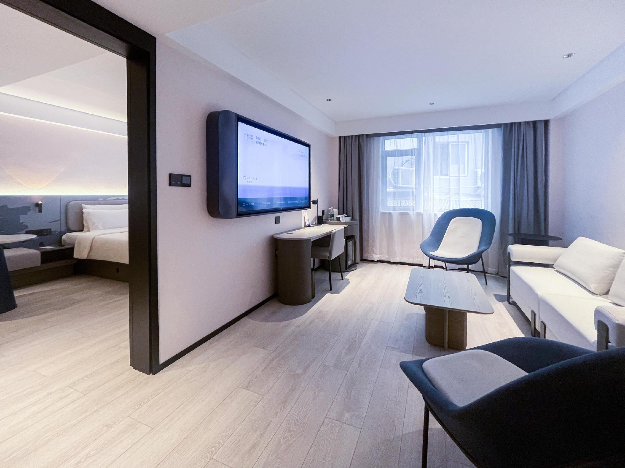 Select Suite