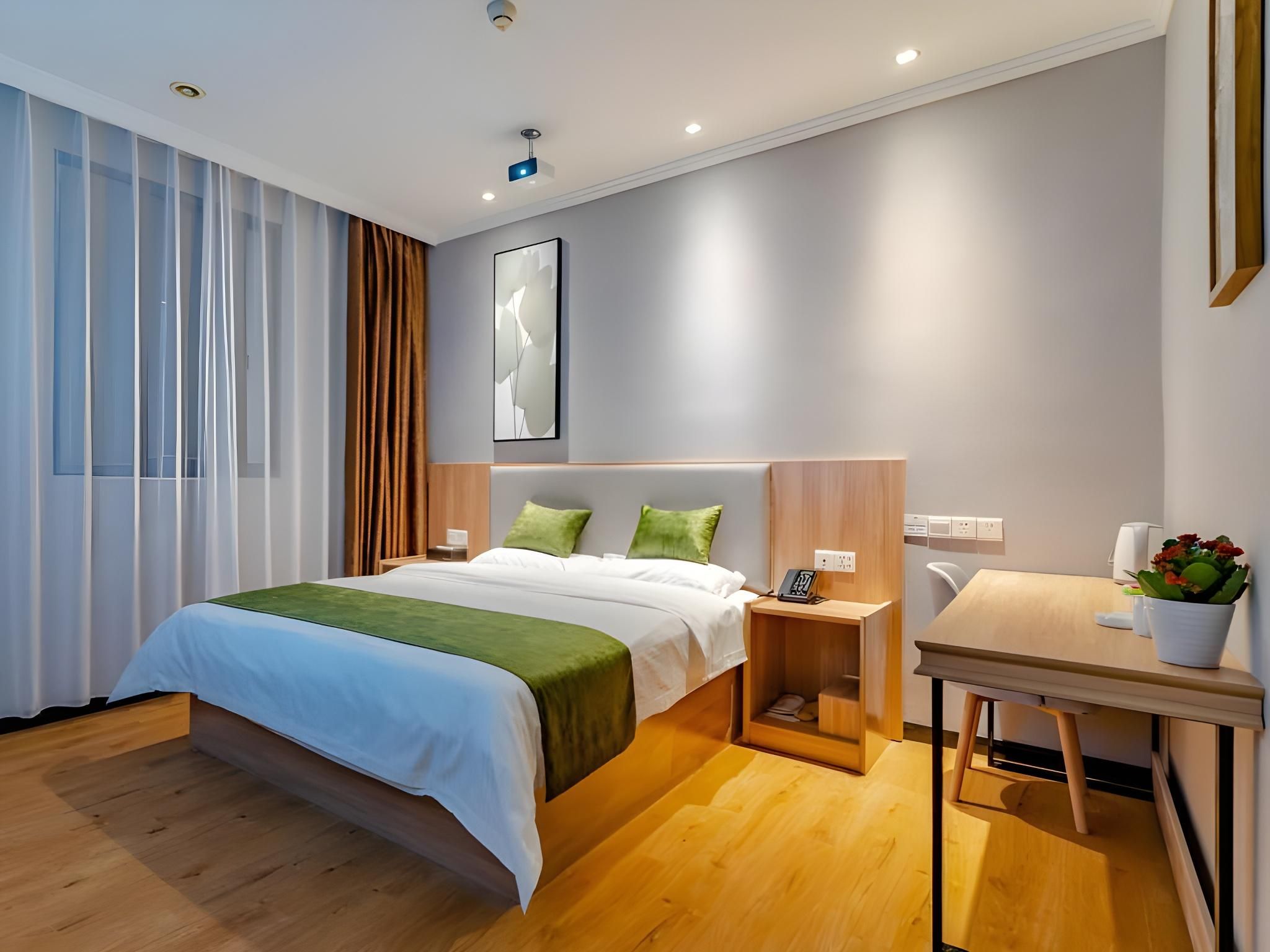 GTI - 1 Bed Guest Room, Cinema