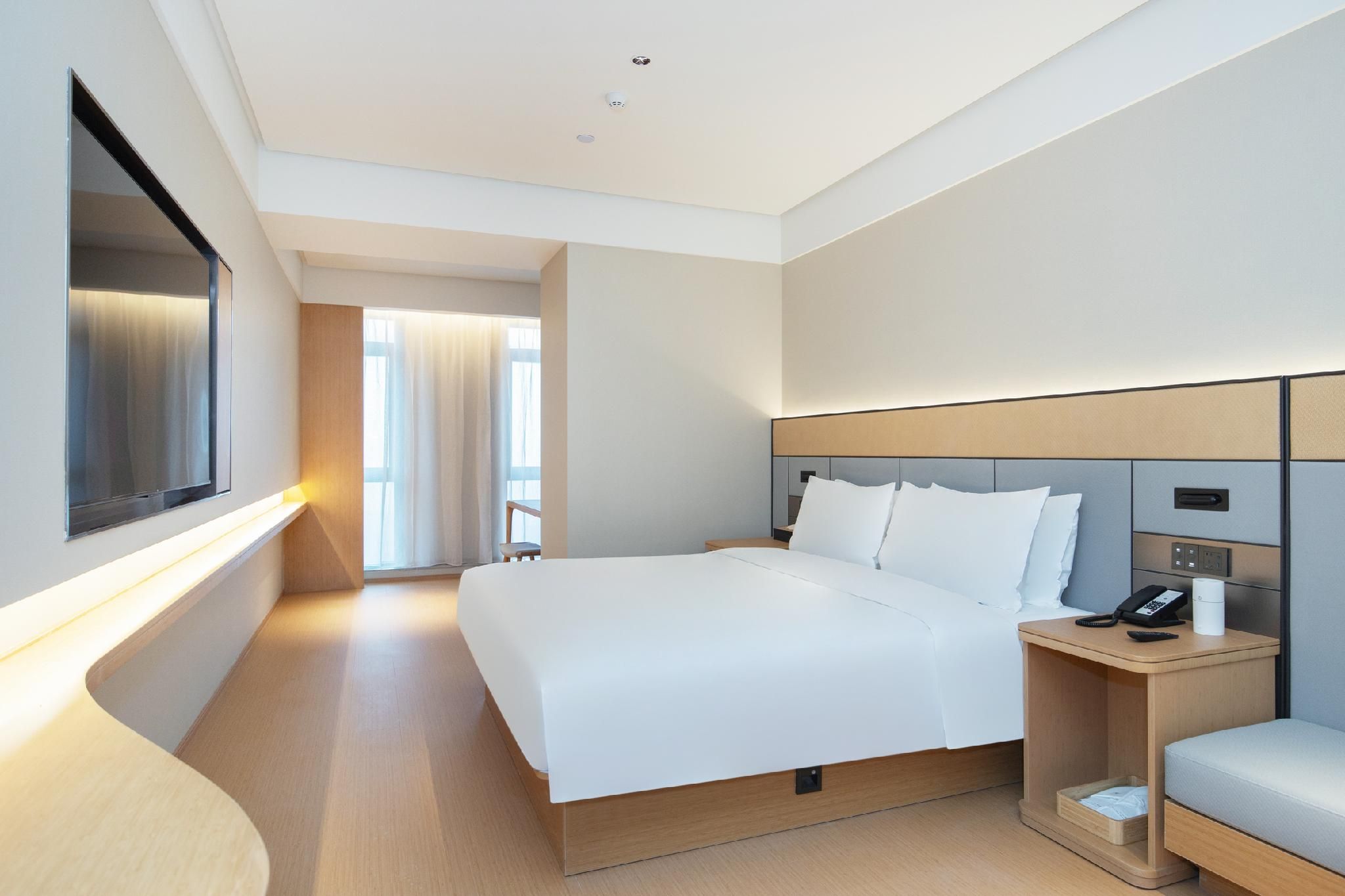 Huazhu - Superior BedRoom