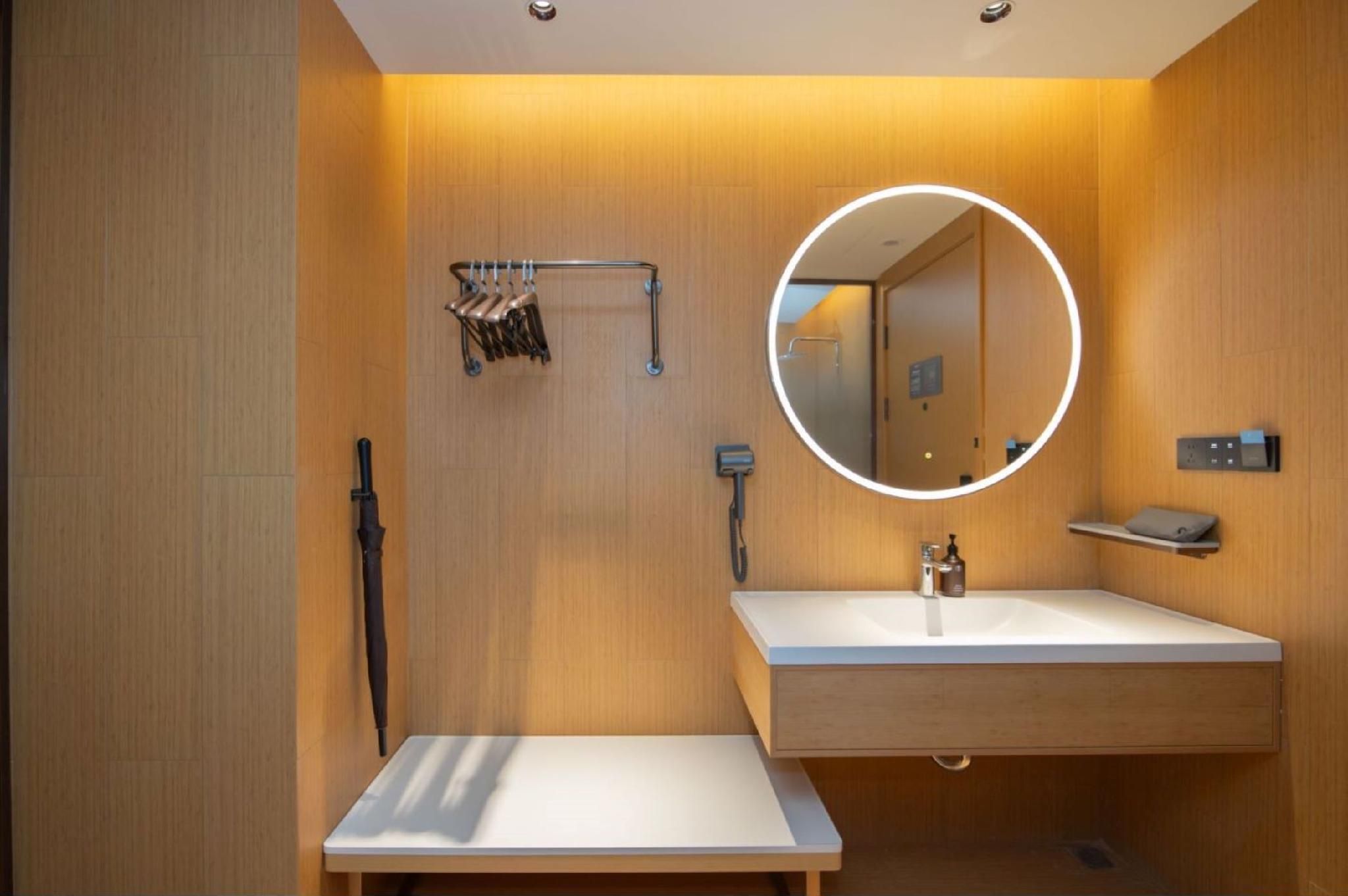 Huazhu - Business Twin Room