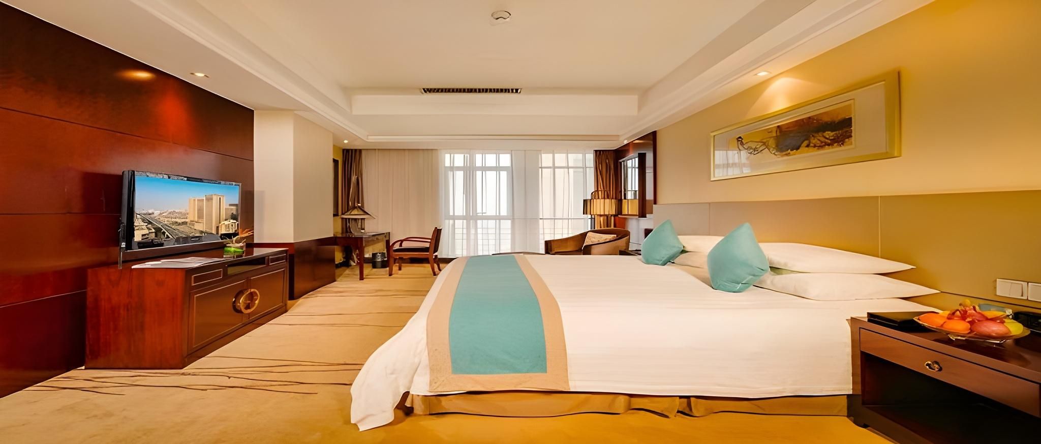 New Century - Deluxe 1 Bed, Non Smoking