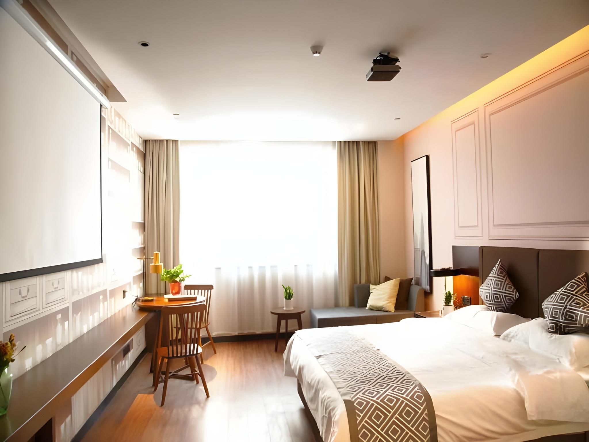 Feature Queen Room