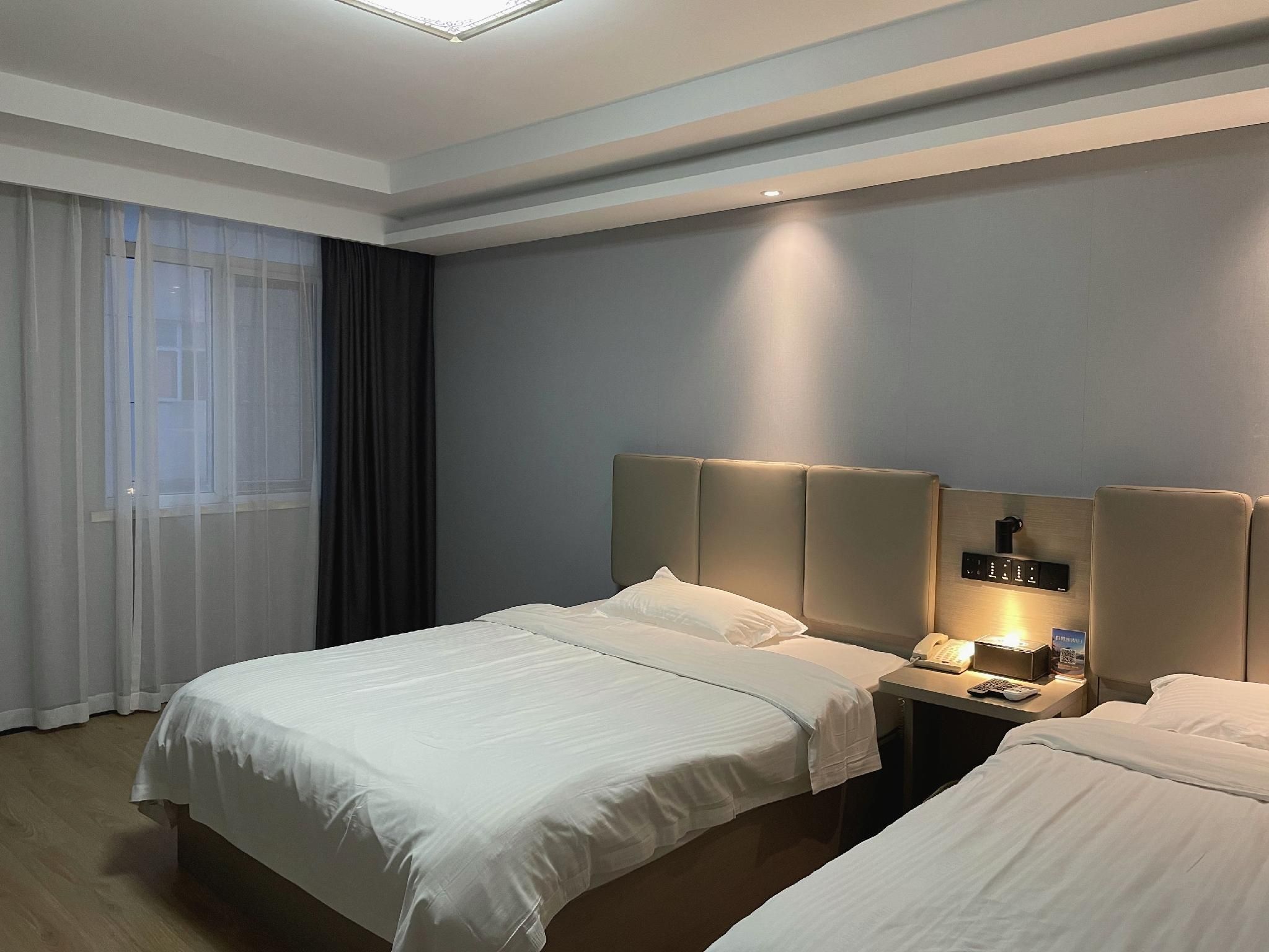 Twin Business Room