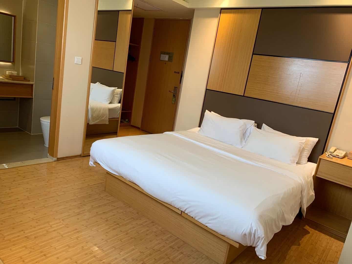 Huazhu - Room With Bed