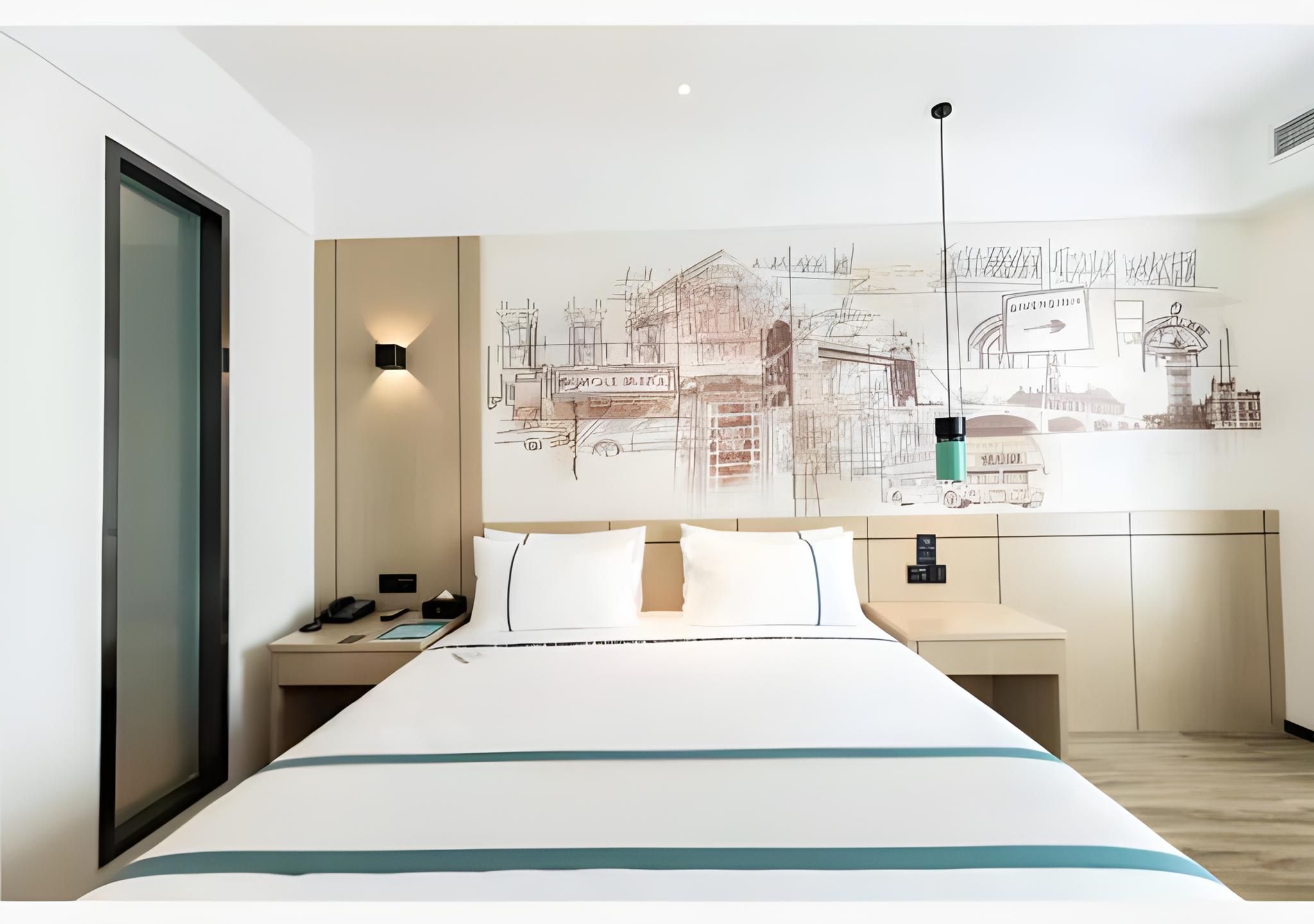 Business Queen Room