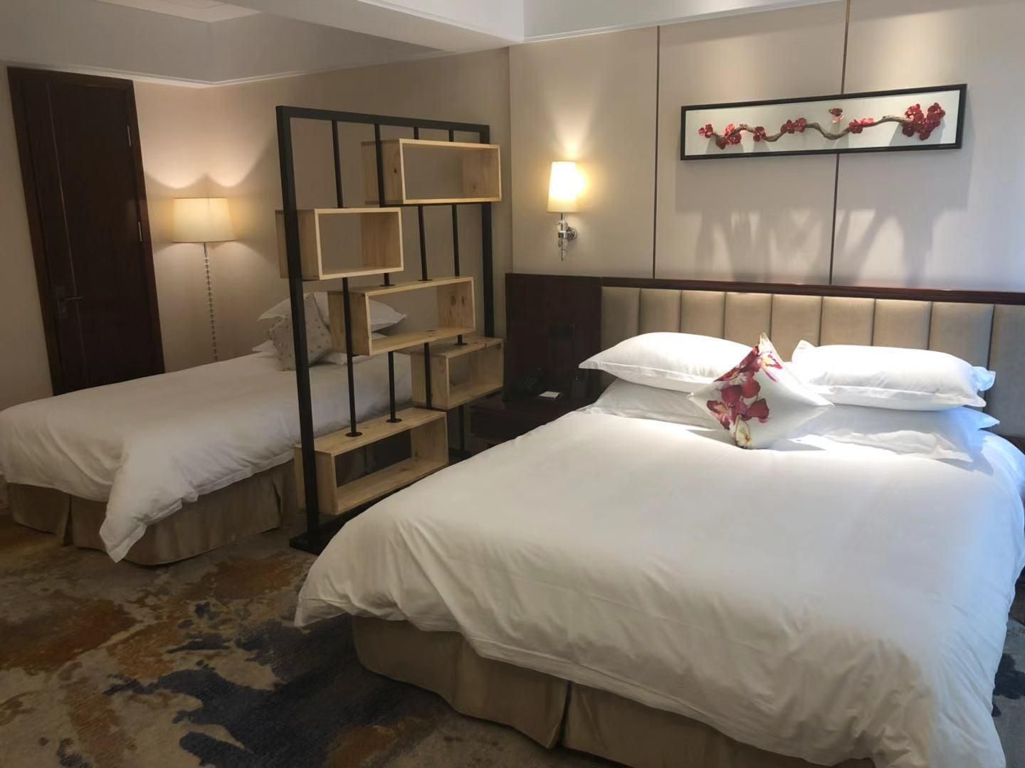 Rezen - MO Family Suite