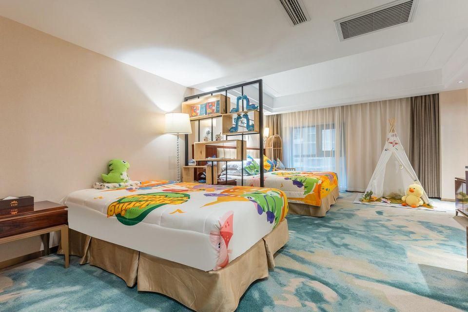 Rezen - Little Dinosaur Theme Room