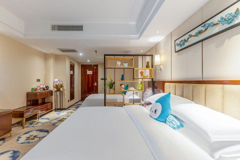 Rezen - MO Family Suite