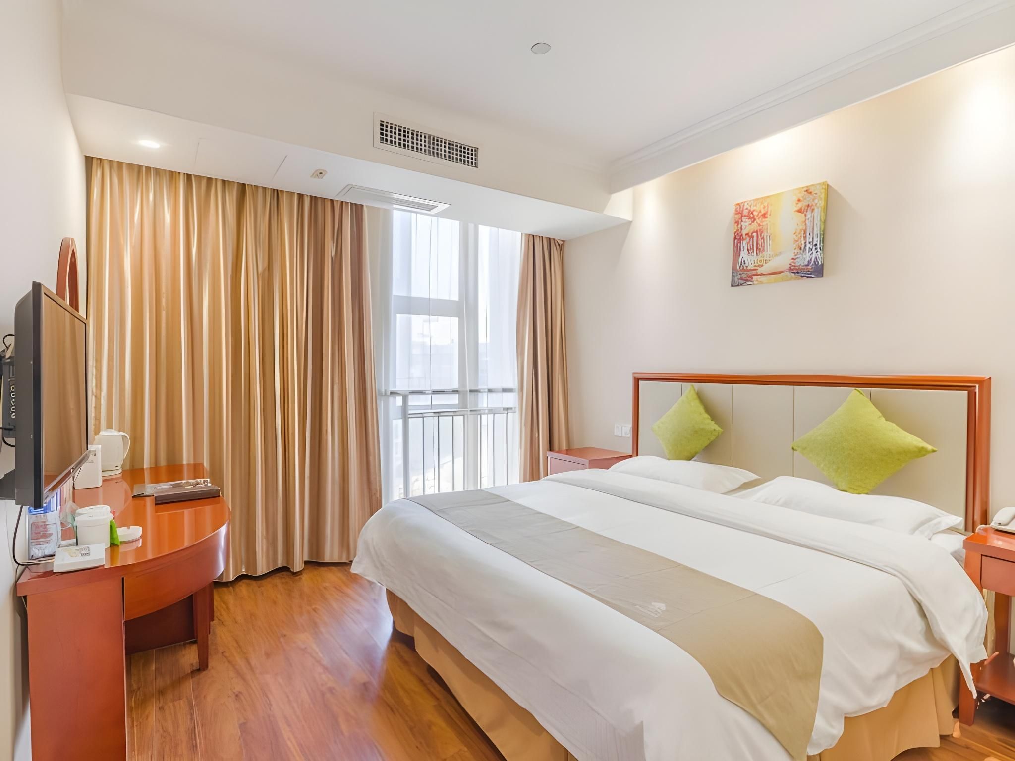 GTR - Guest Room with One 1.8M Bed