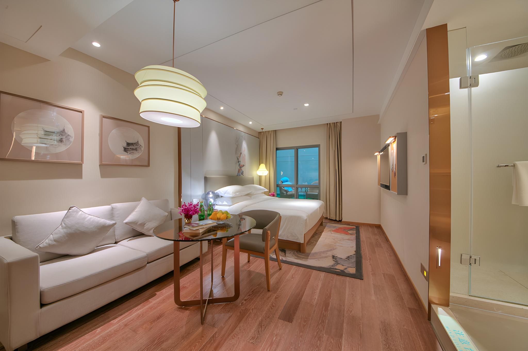Business Queen Room
