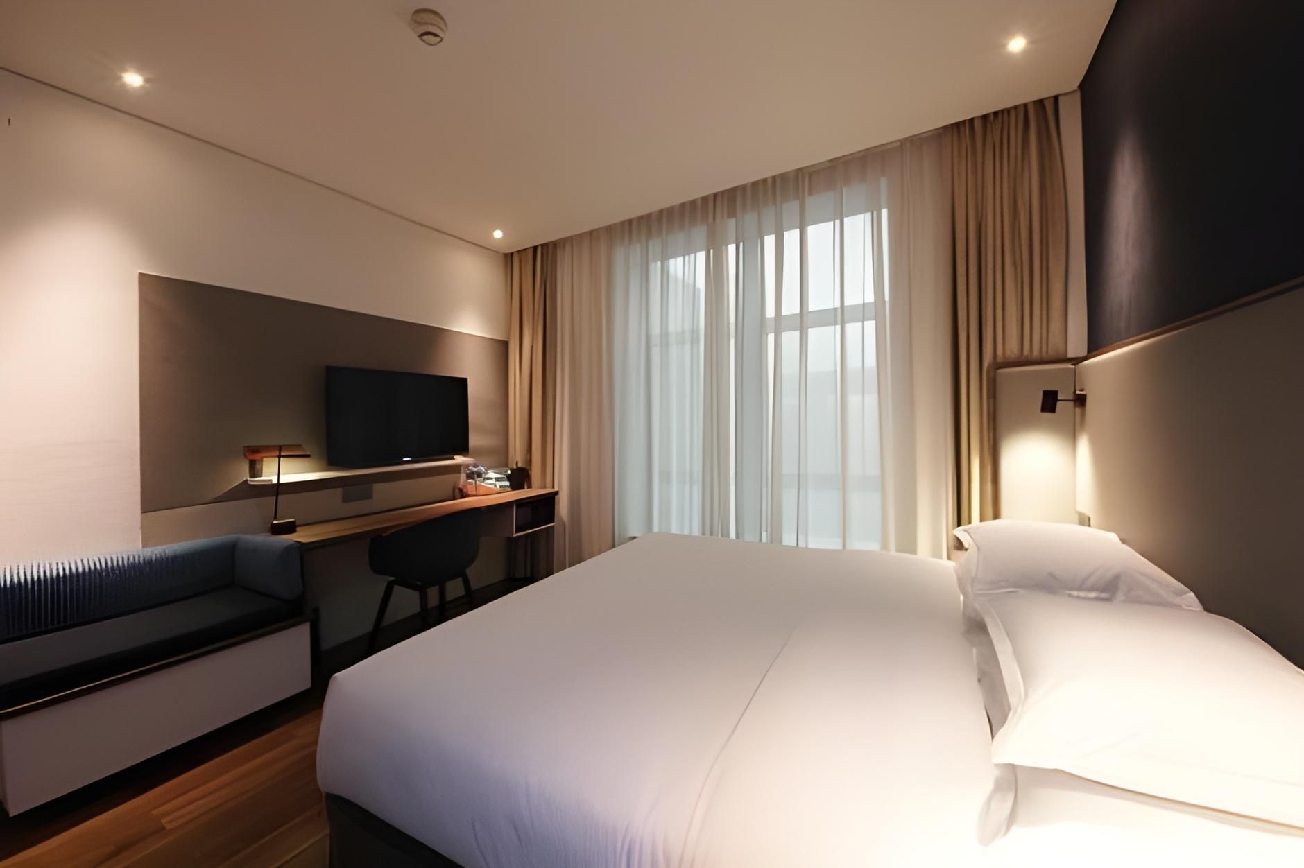 1 King Bed Standard Room