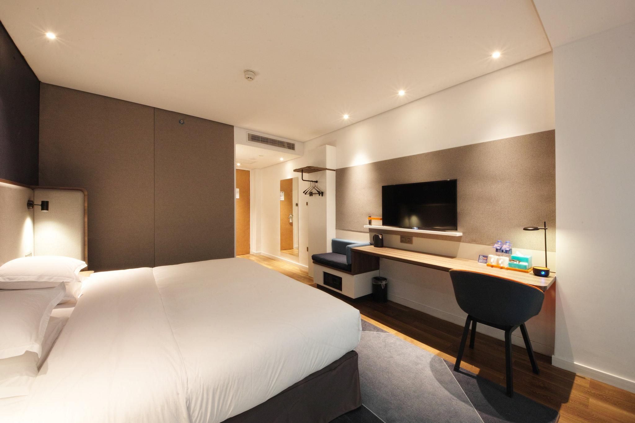 1 King Bed Standard Room