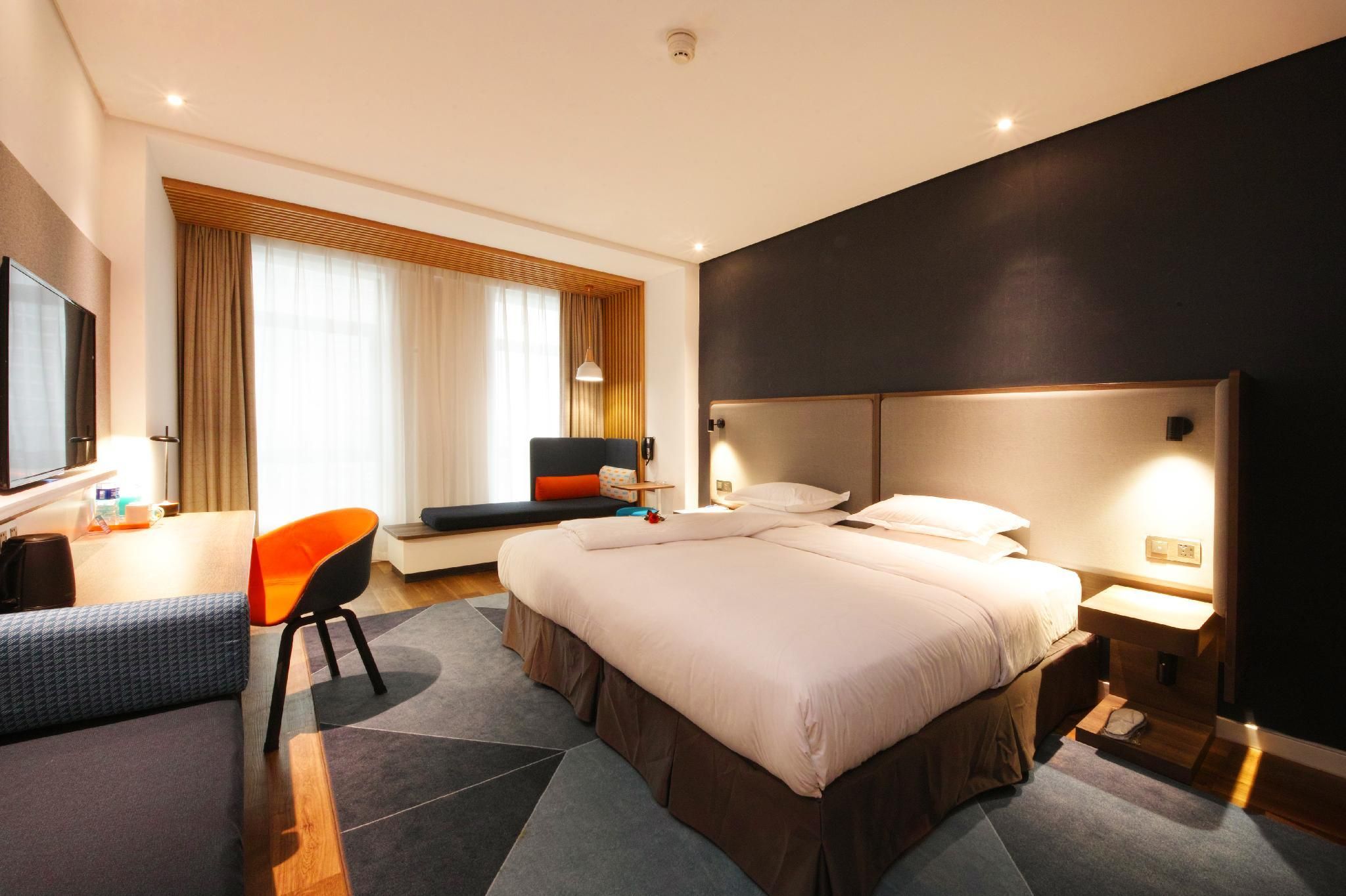 1 King Bed Superior Room