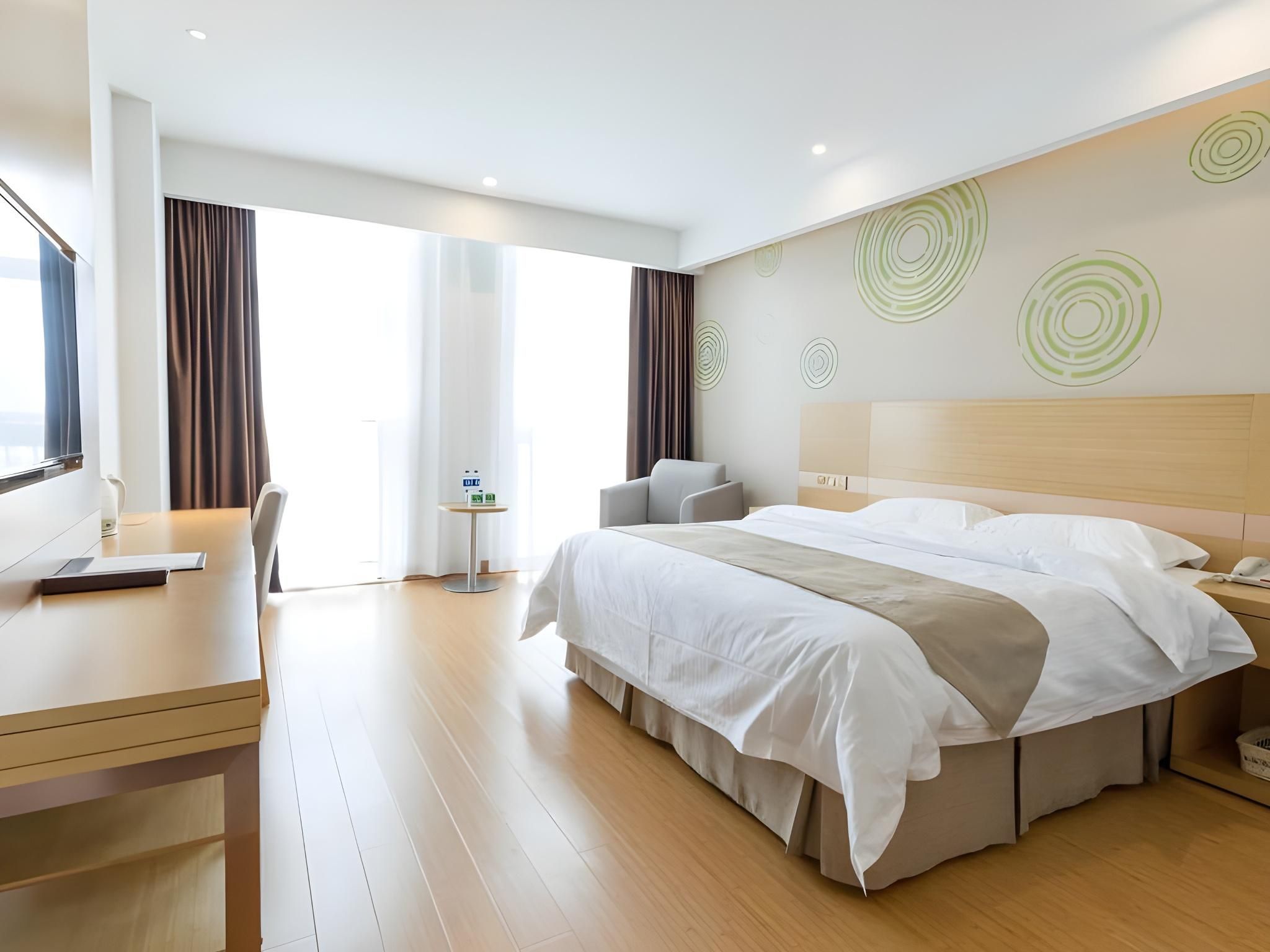 Hotel Queen Room