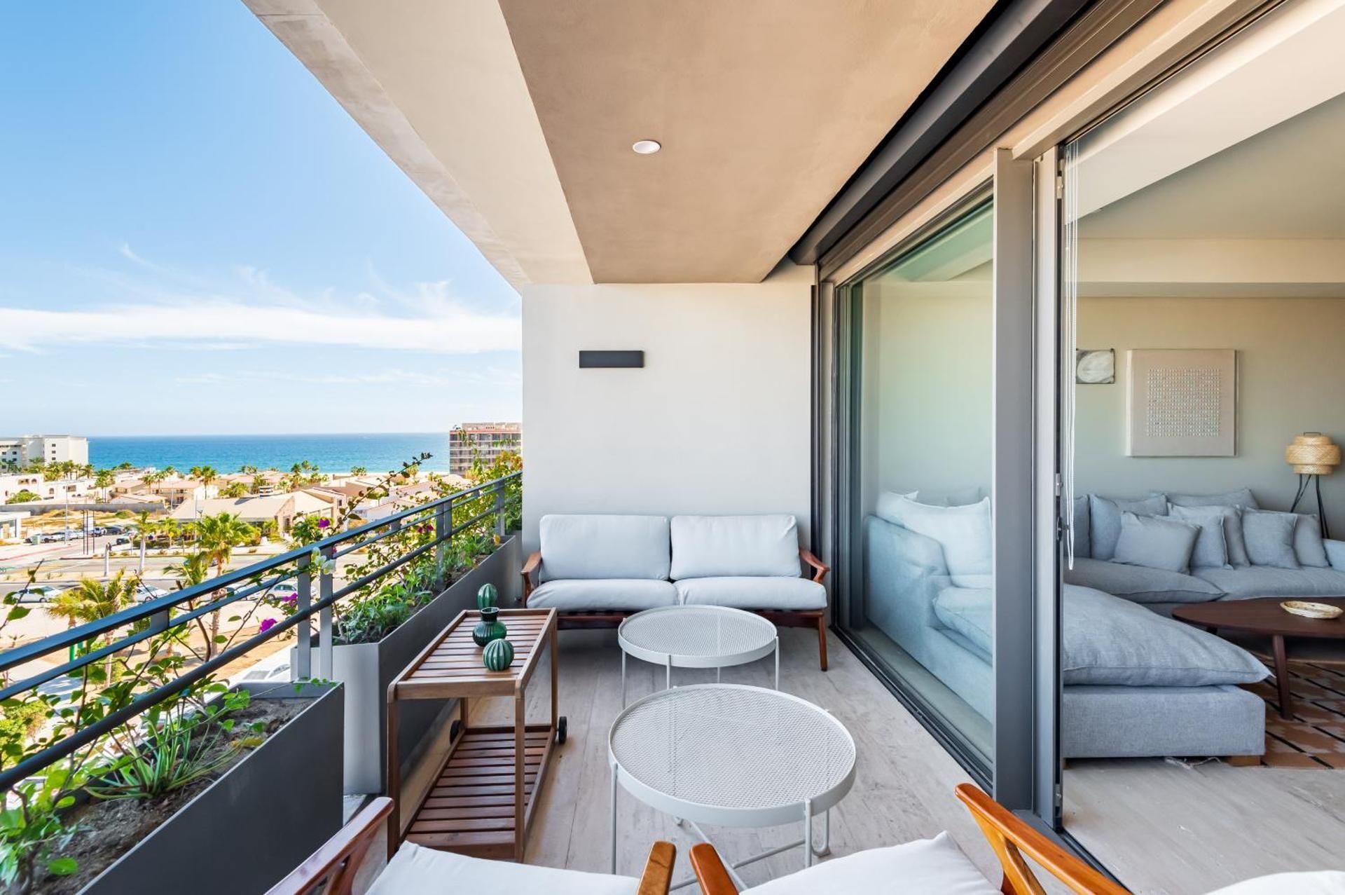 Three-Bedroom Deluxe Apartment