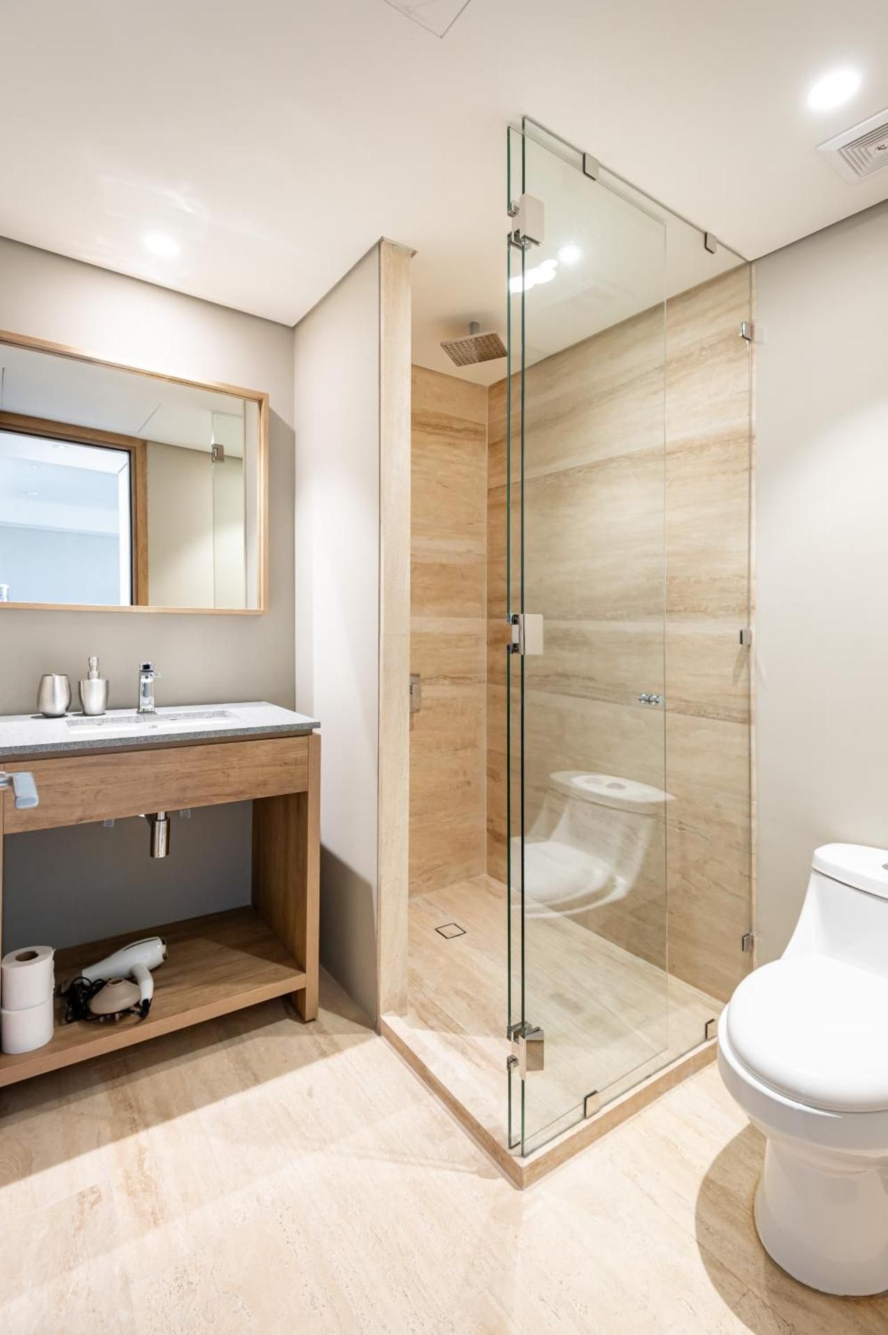 Three-Bedroom Deluxe Apartment
