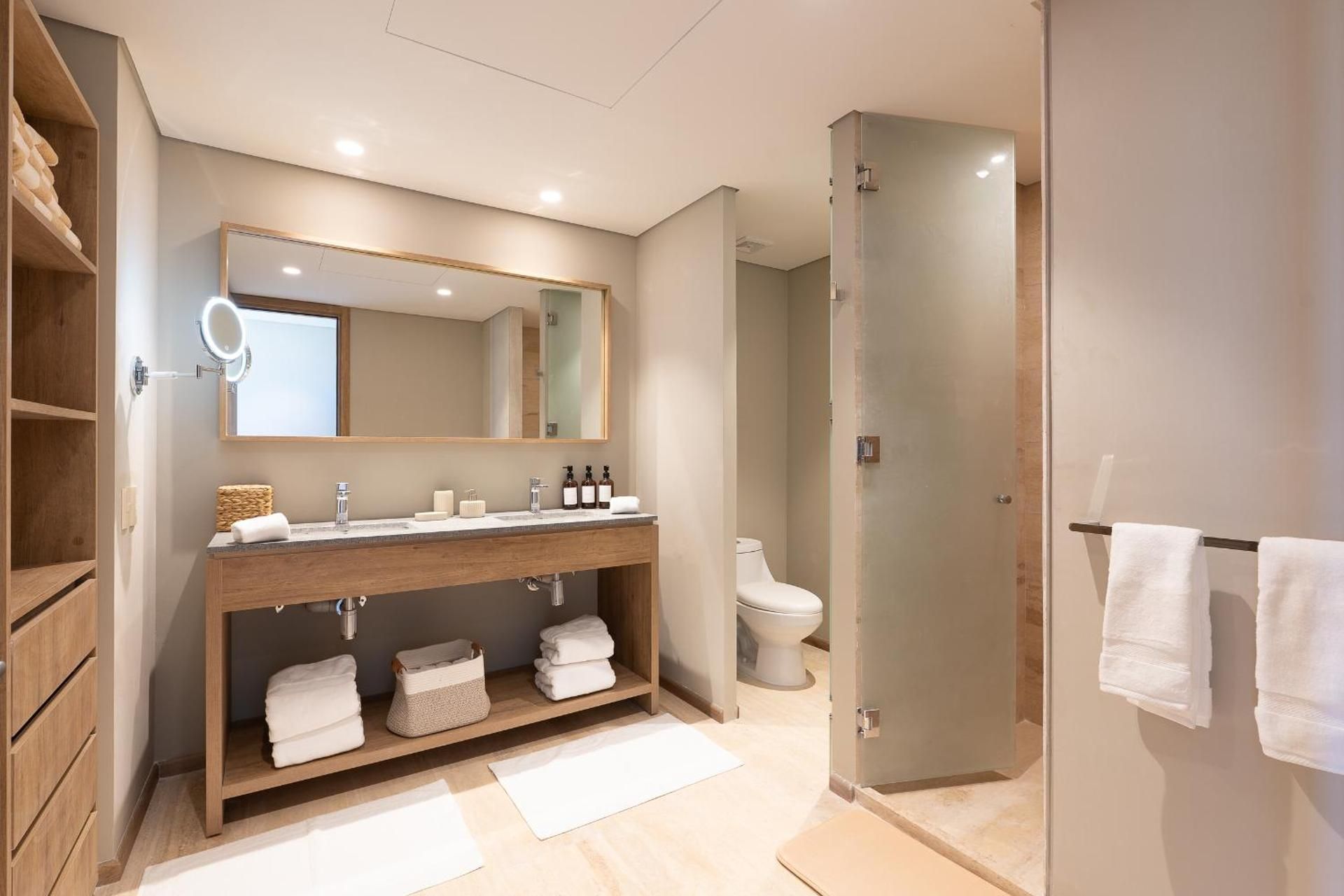 Two-Bedroom Deluxe Apartment