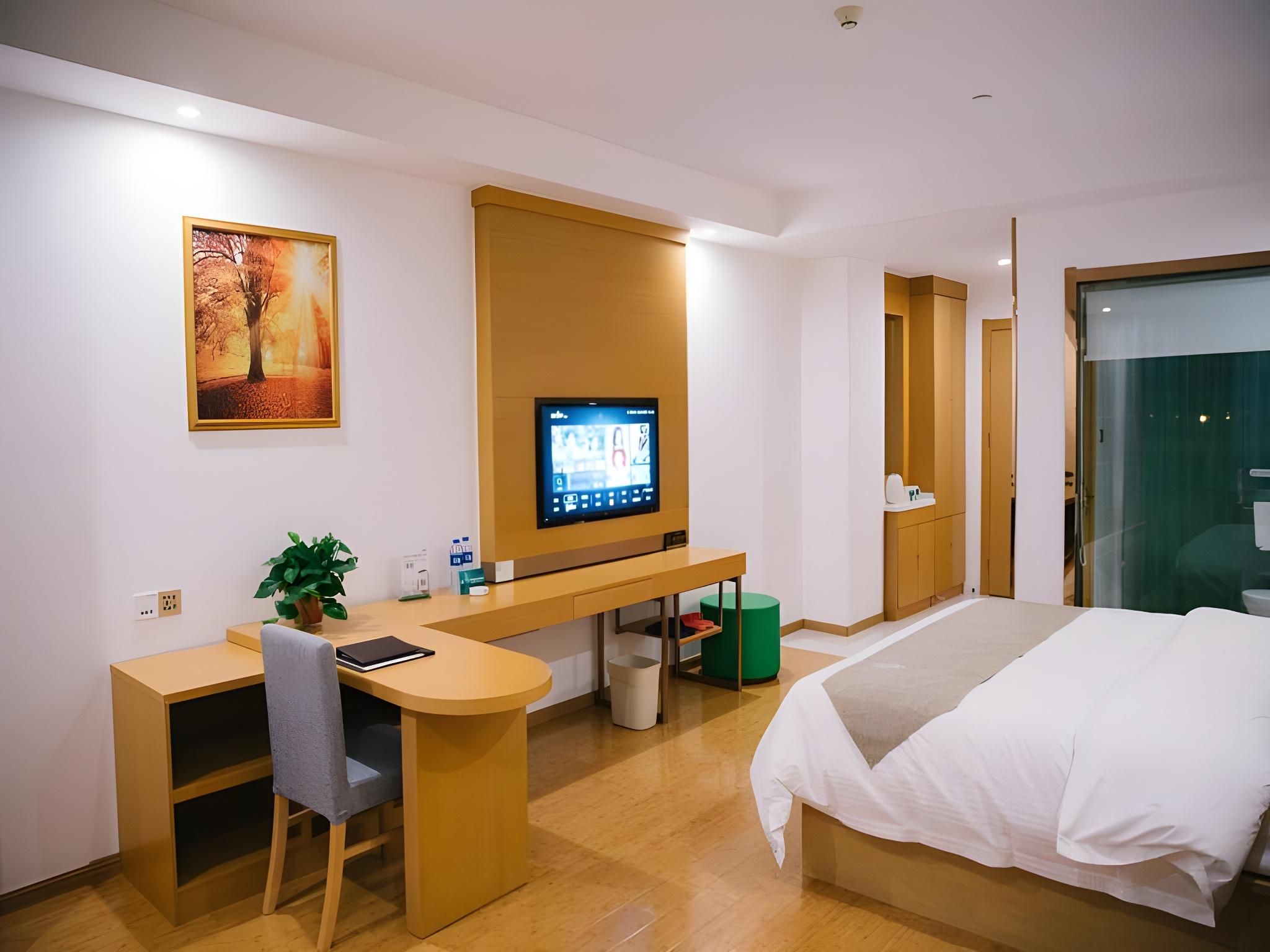 1 Queen Bed, Superior Room