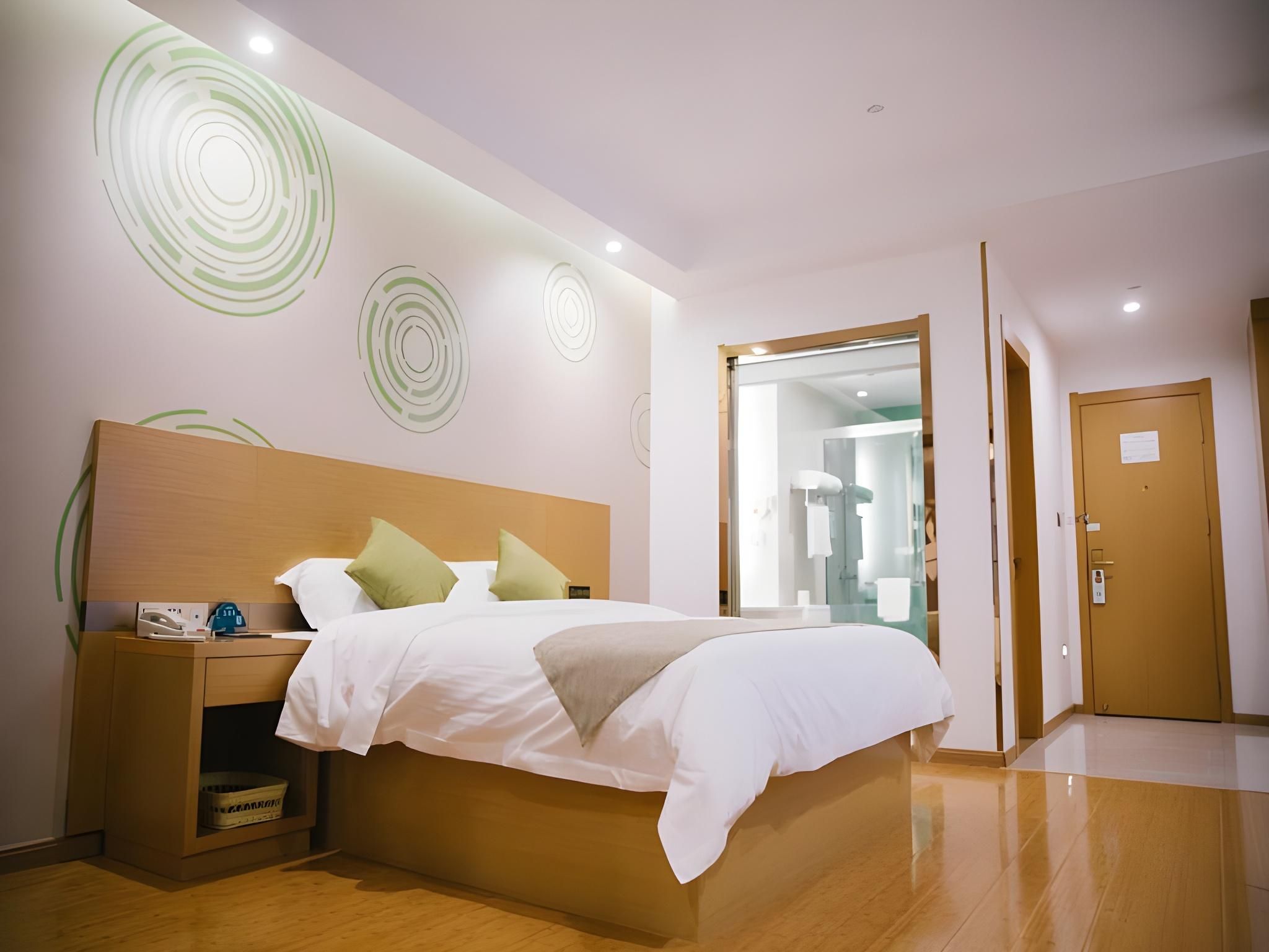 Queen Guest Room