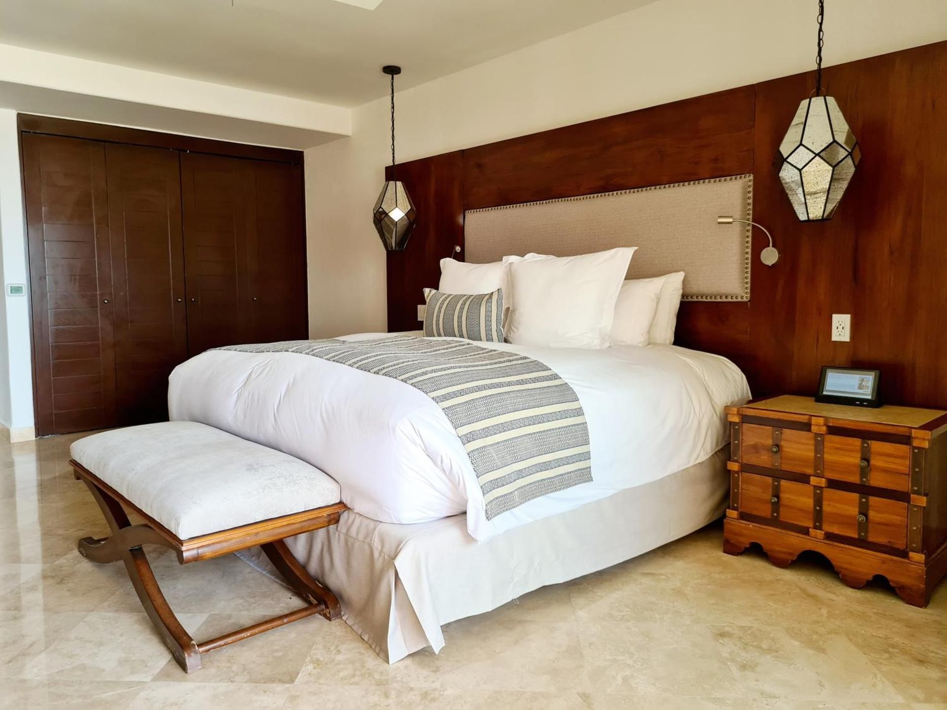 Luxury One Bedroom Suite Ocean View