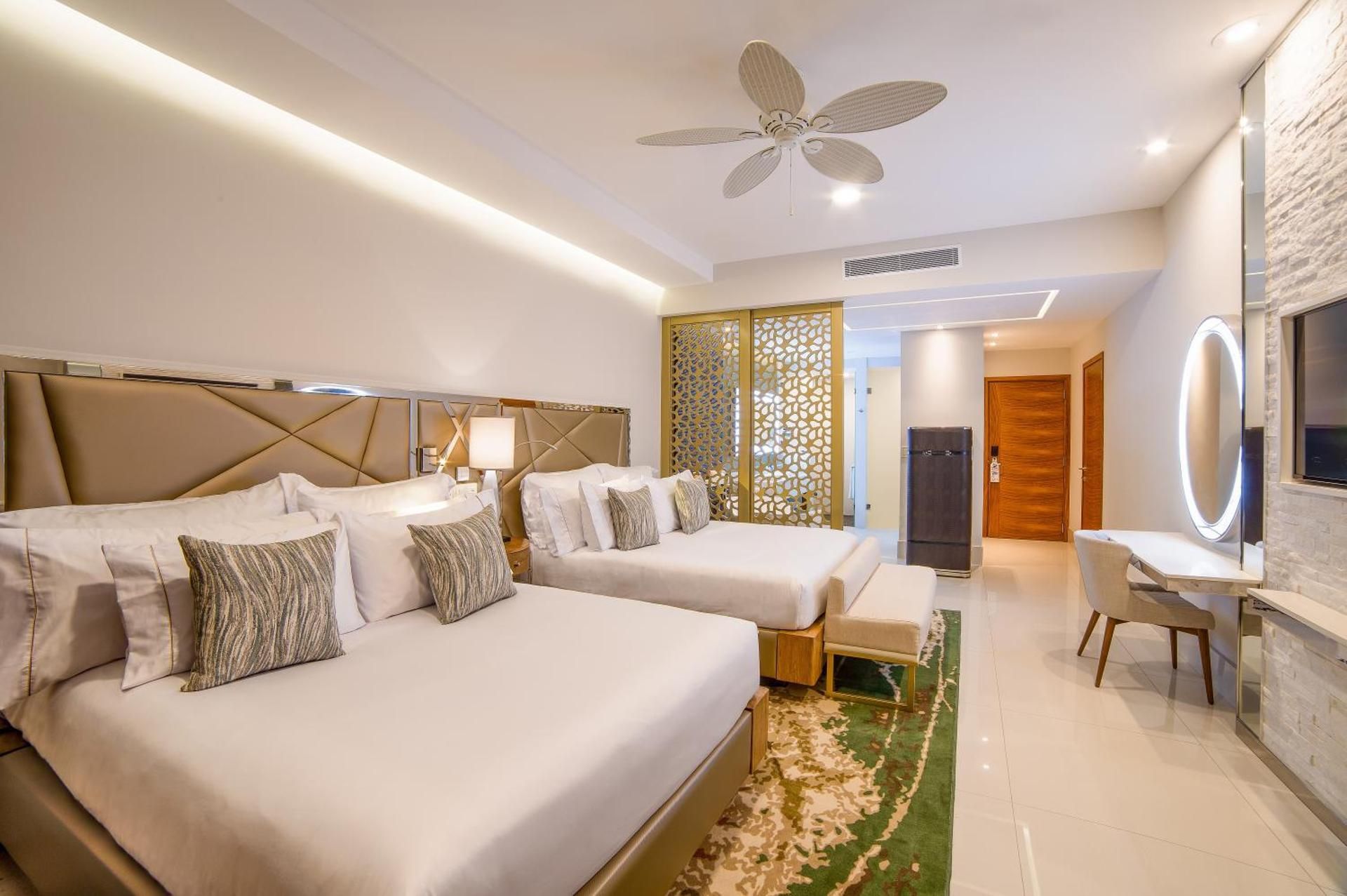 Junior Suite 2 Queen Beds