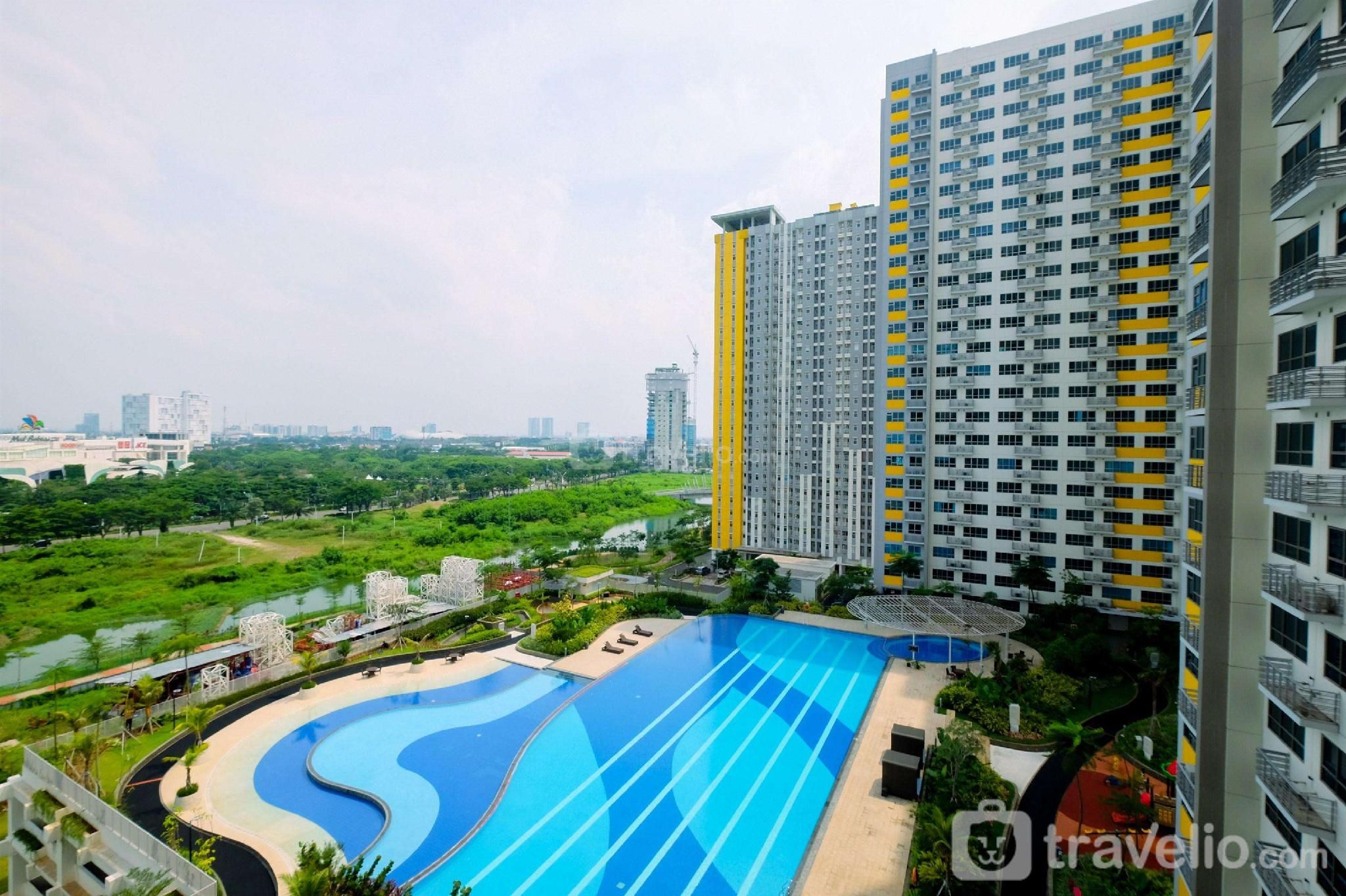 Comfy Living 3BR Springlake Summarecon By Travelio