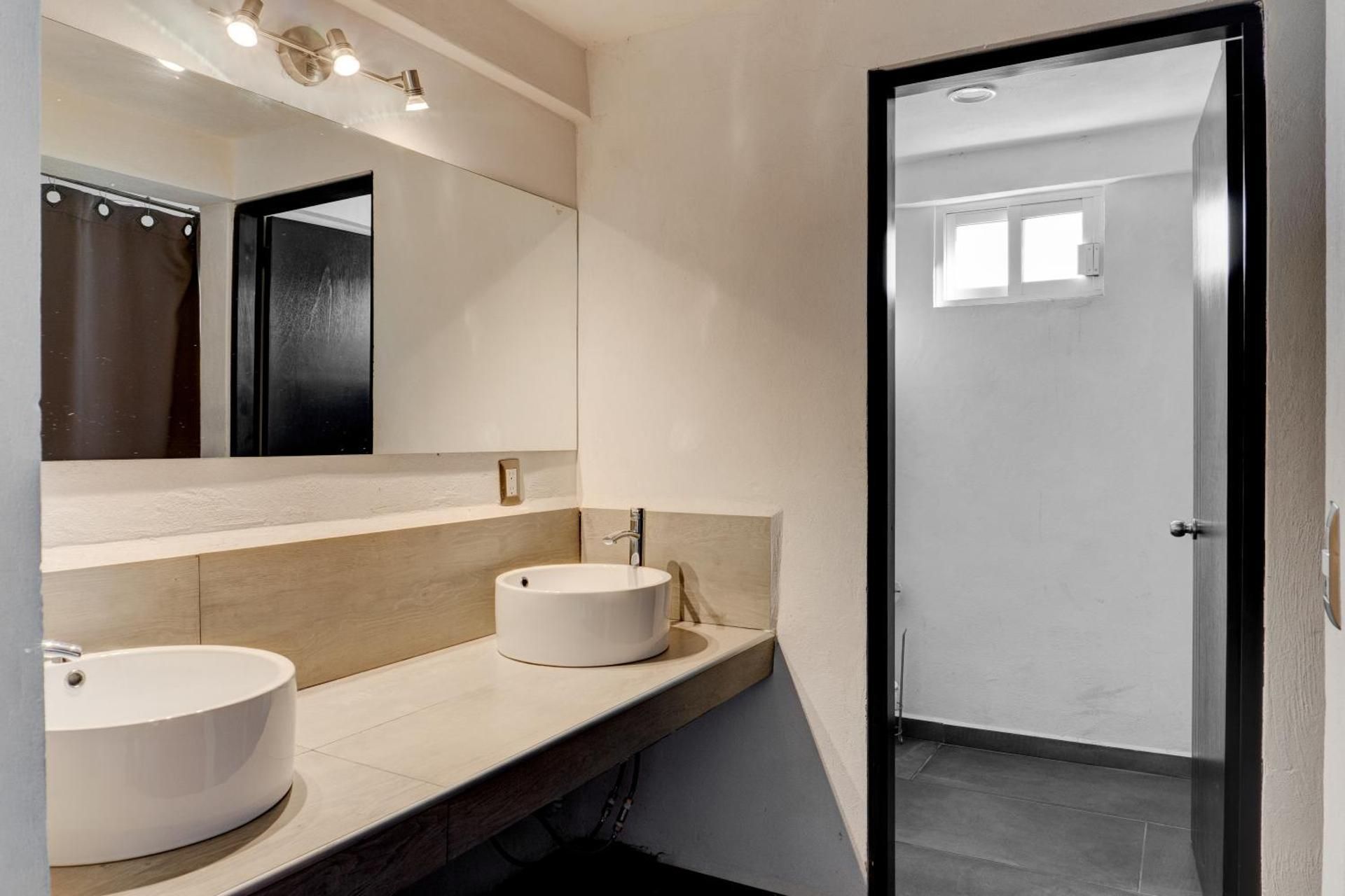 Triple Room with City View