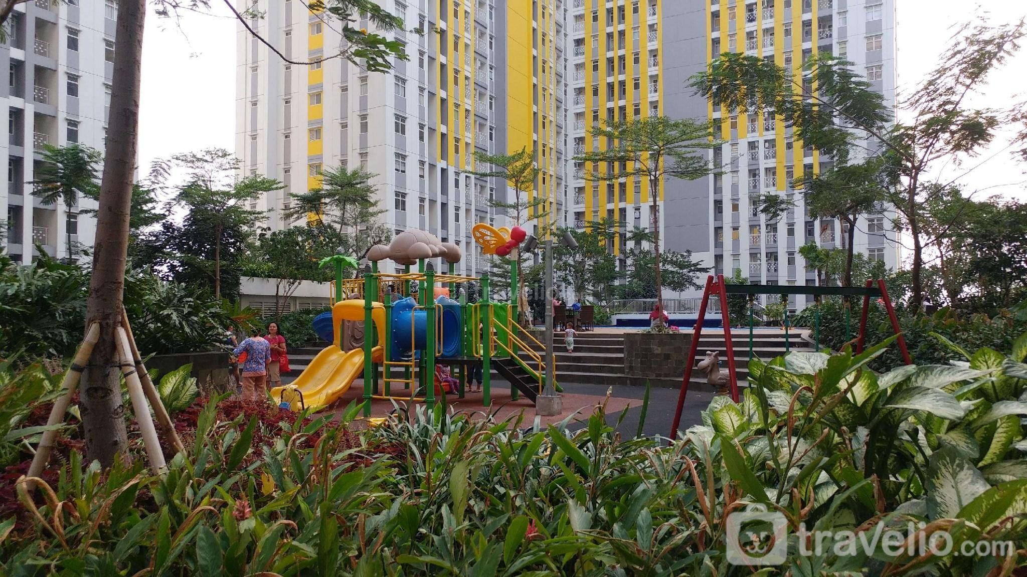 Lovely 2BR Apt @ Springlake Summarecon By Travelio