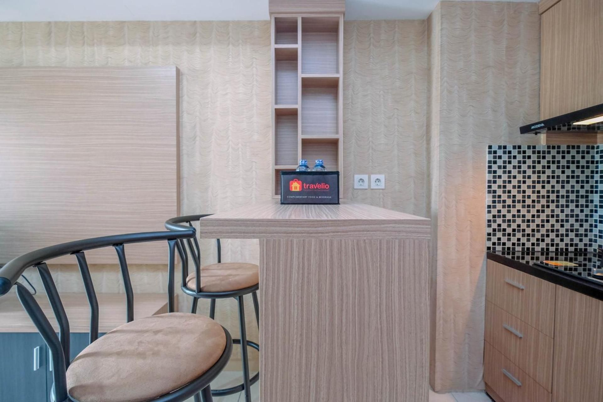 Lovely 2BR Apt @ Springlake Summarecon By Travelio