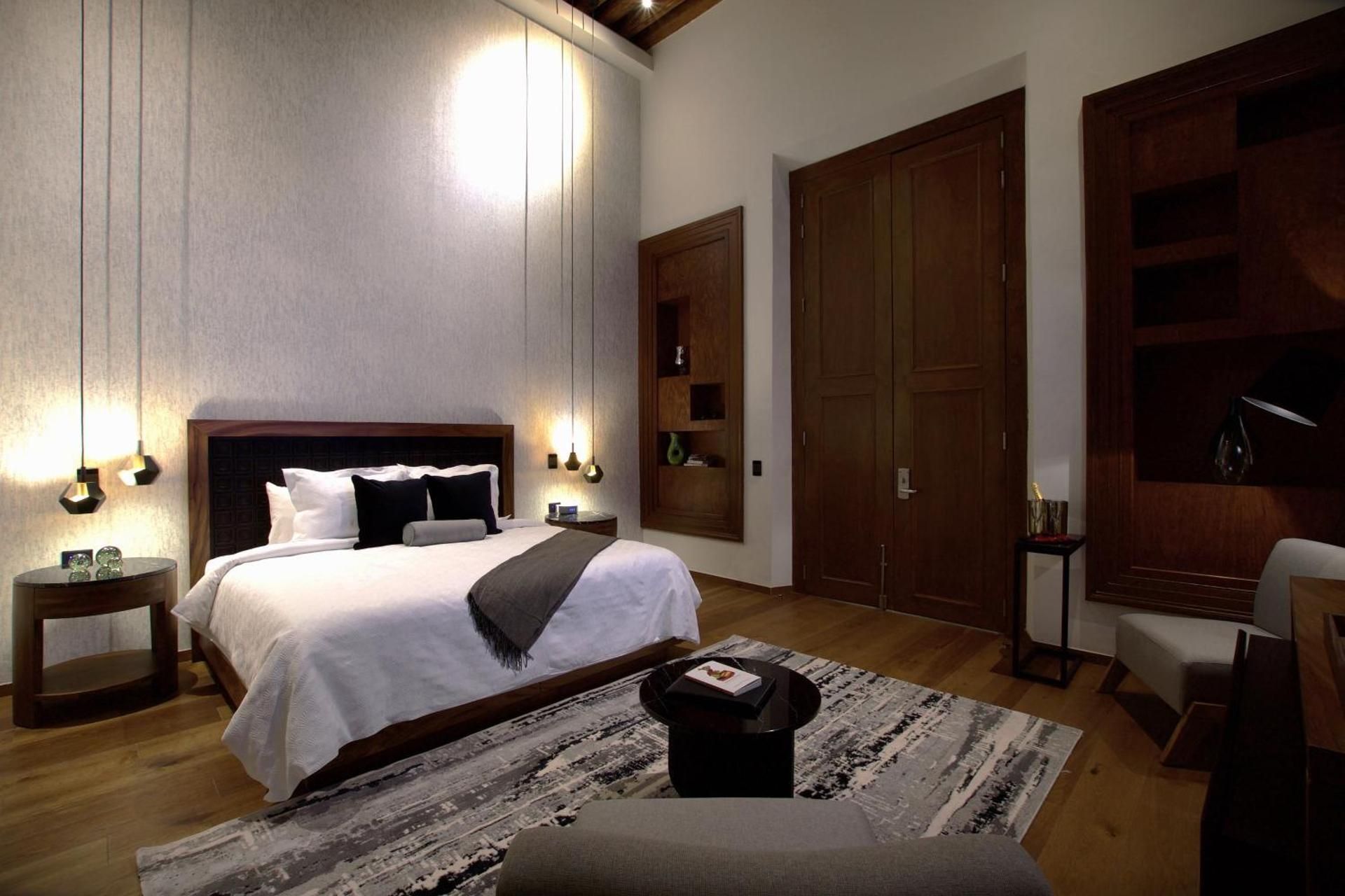 Superior King Suite