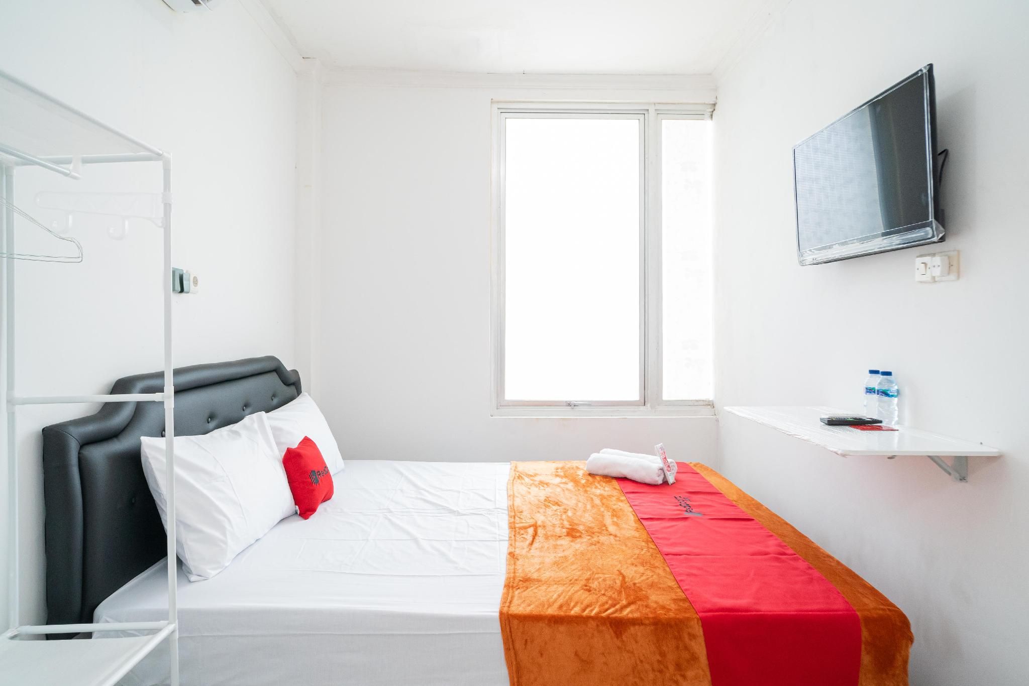 RedDoorz Room