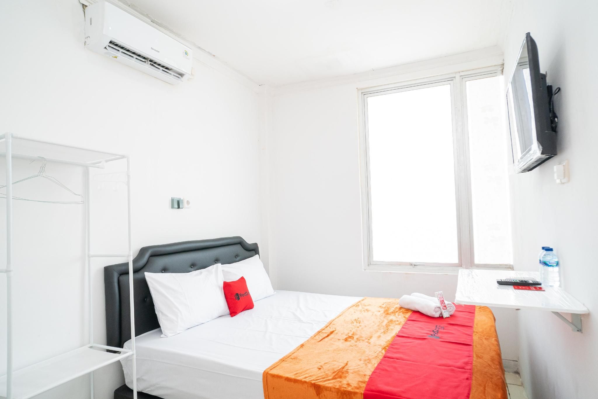 RedDoorz Room