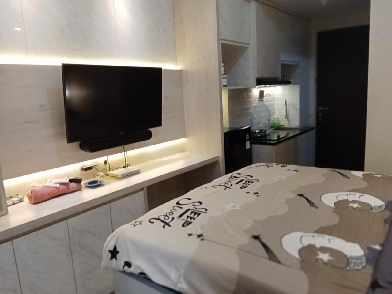 Apartment with Balcony
