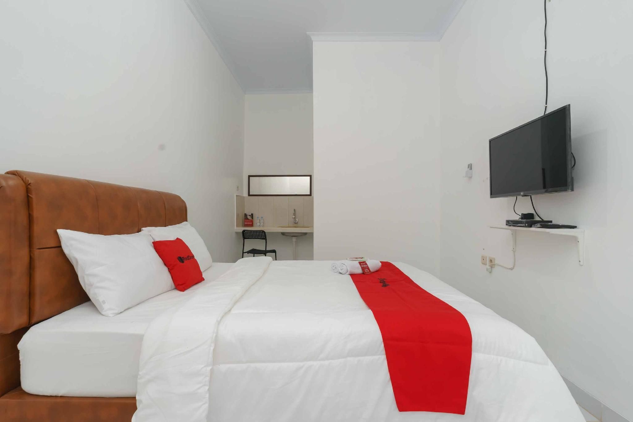 RedDoorz Room