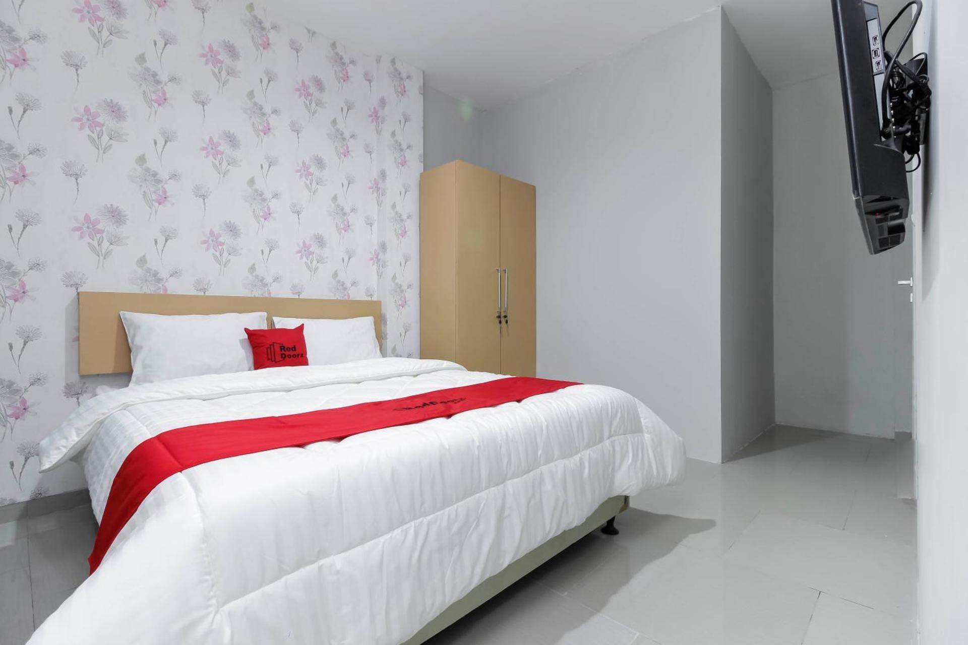 RedDoorz Room
